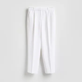 Dámské kalhoty Reserved - Kalhoty s&nbsp;nažehlenými puky - krémová - 181IS-01X - 181IS-01X-S