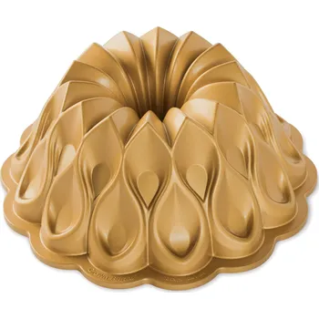 Forma na pečení Forma na bábovku koruna Crown Bundt® zlatá Nordic Ware - doprava zdarma od 2999 Kč