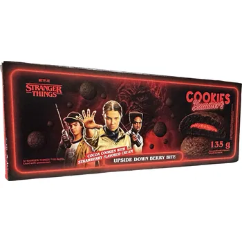 Cukrovinka Yummer's Cookies Stranger Things Cocoa Cookies With Strawberry Cream 135 g