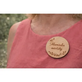 Svatební dekorace Dary dřeva Dřevěná svatební jmenovka na šaty – personalizovaný odznak pro hosty, svědky i rodiče