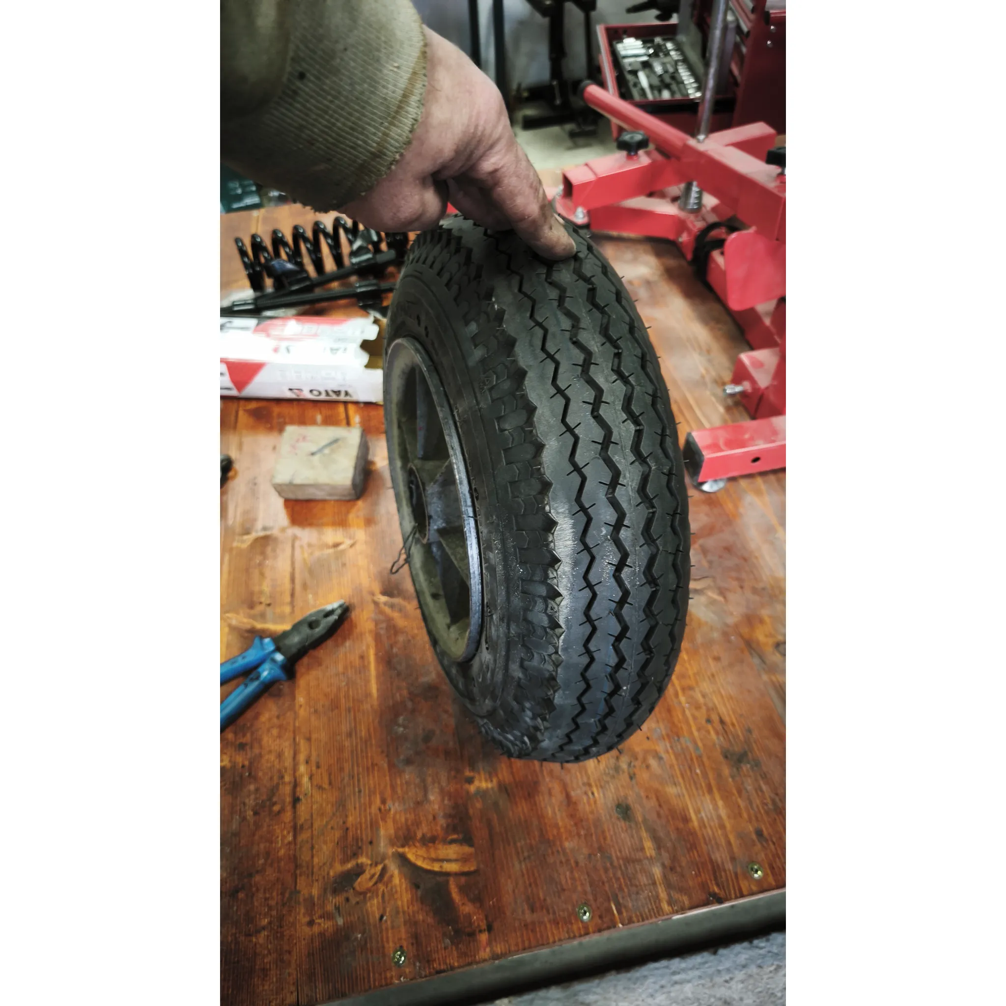 Fotografie 5 - Pneu pro těžký stroj Kenda K371 4 -8 K71 M
