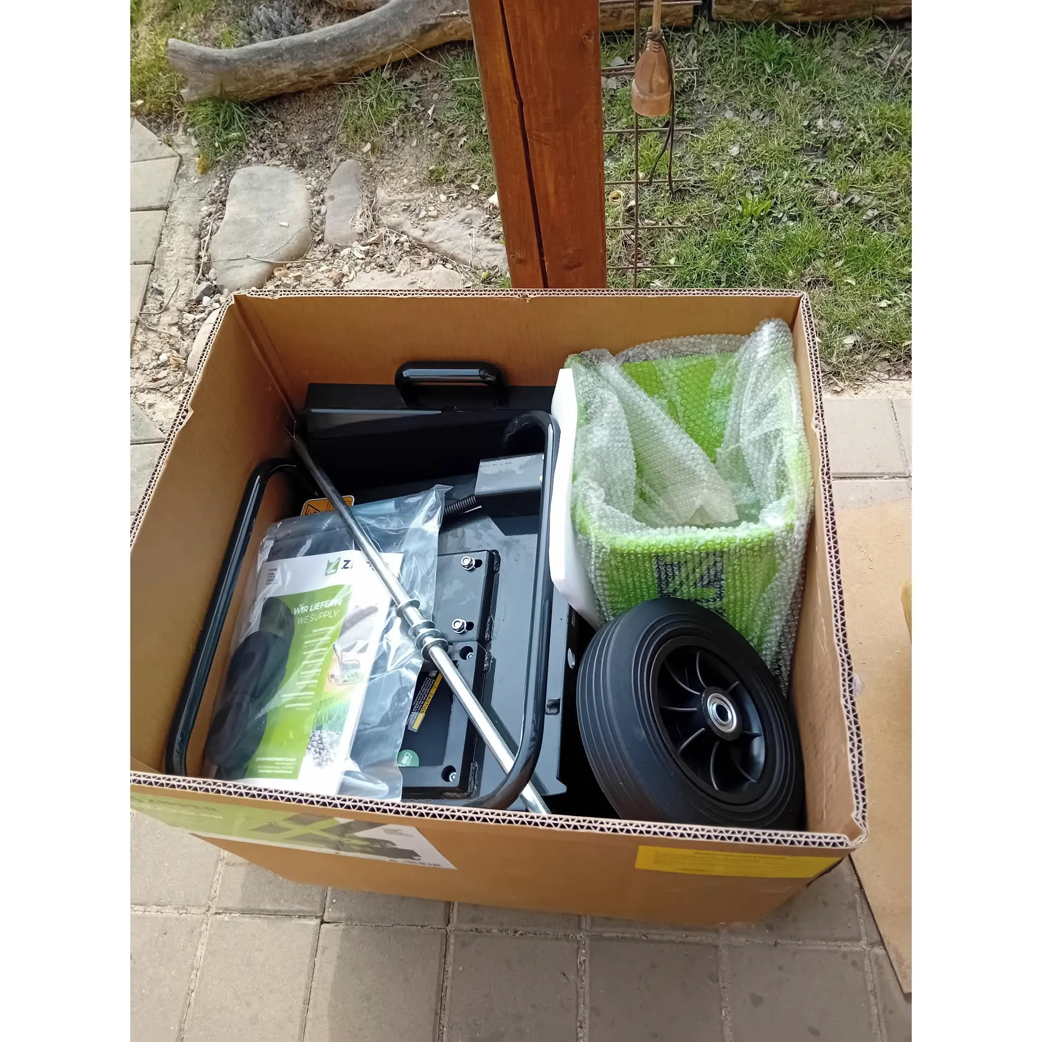 Fotografie 5 - Drtič větví Zipper ZI-HAEK2120