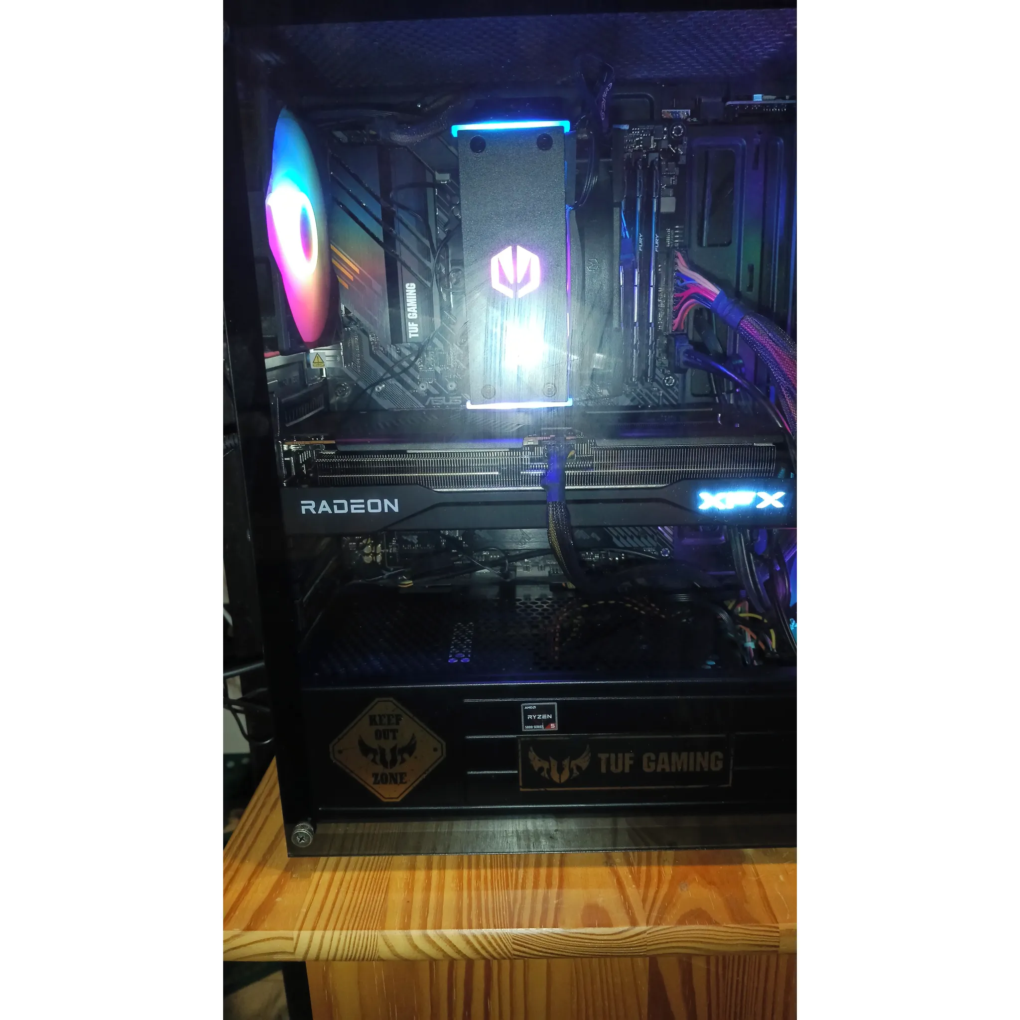 Fotografie 2 - Grafická karta XFX Swift AMD Radeon RX 9060 XT OC 16 GB (RX-96TS316B7)