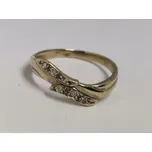 Zlatý prsten z bílého zlata se zirkony