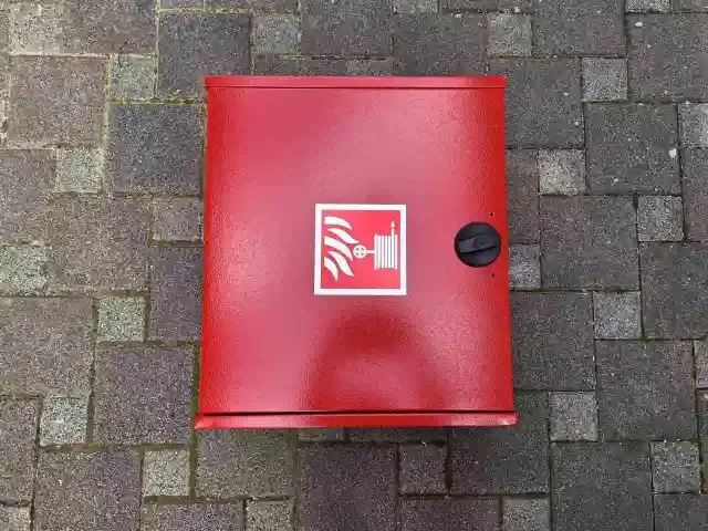 Skříň nástěnného hydrantu C52 - červená