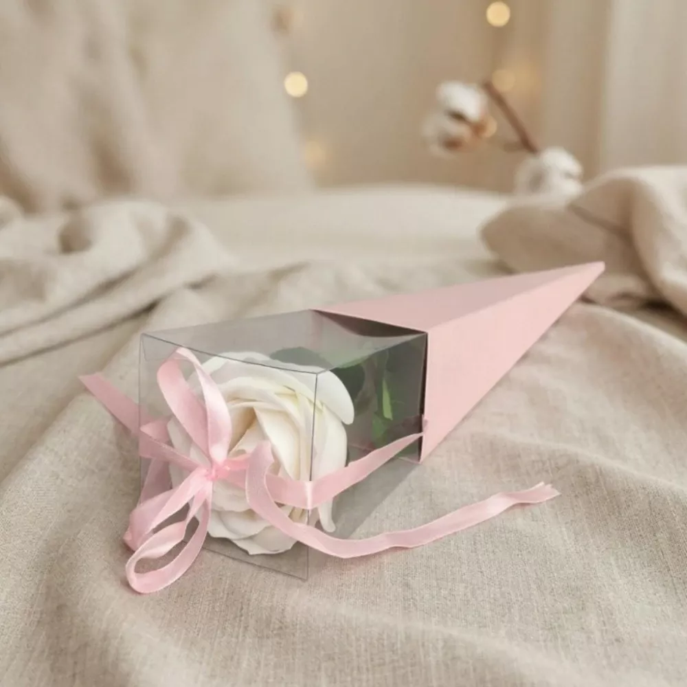 Růže Bílá | Single Rose (Velká růže 40cm v dárkovém obalu, převázaná stuhou)