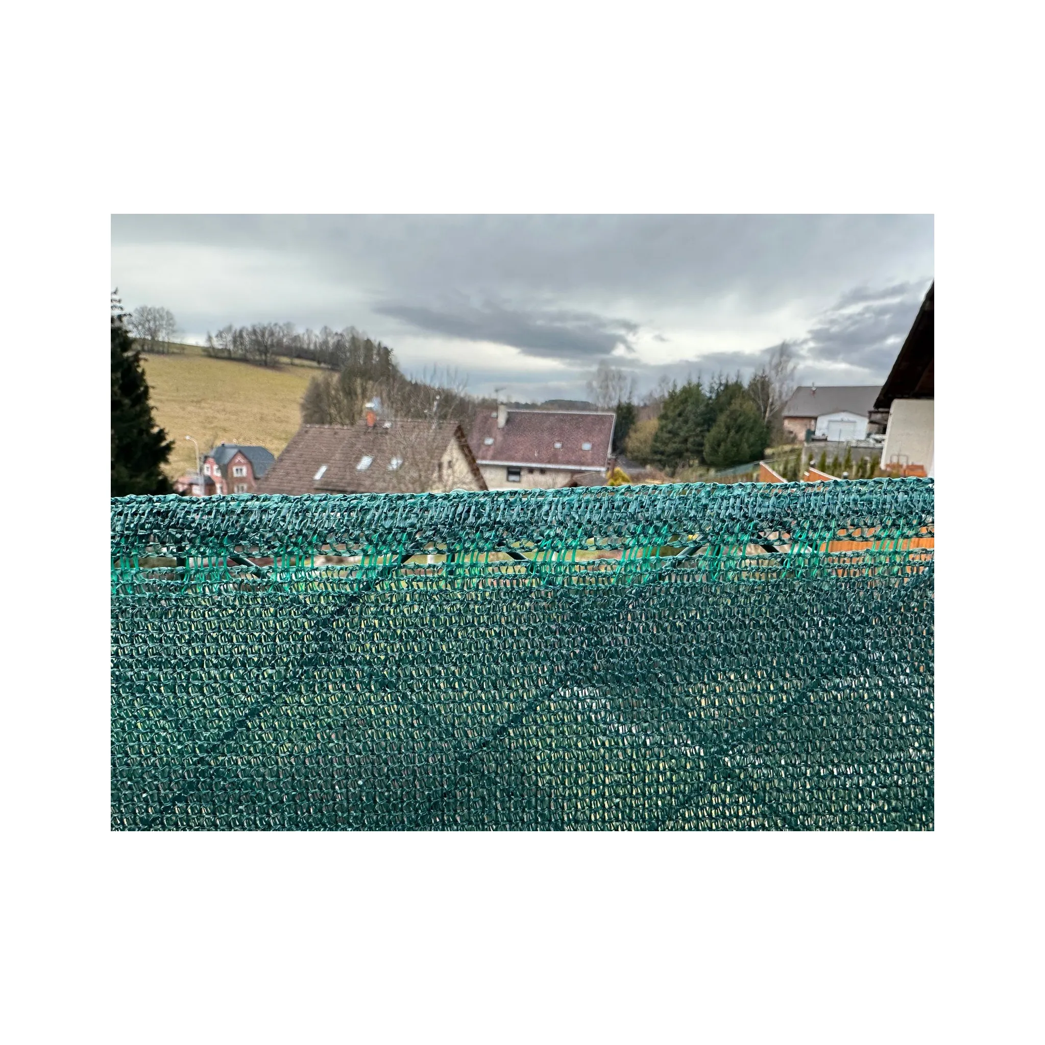 Fotografie 2 - Zahradní zástěna GTEX Stínící tkanina rašlový úplet 92% 150 g/m2 zelená 150 cm metráž