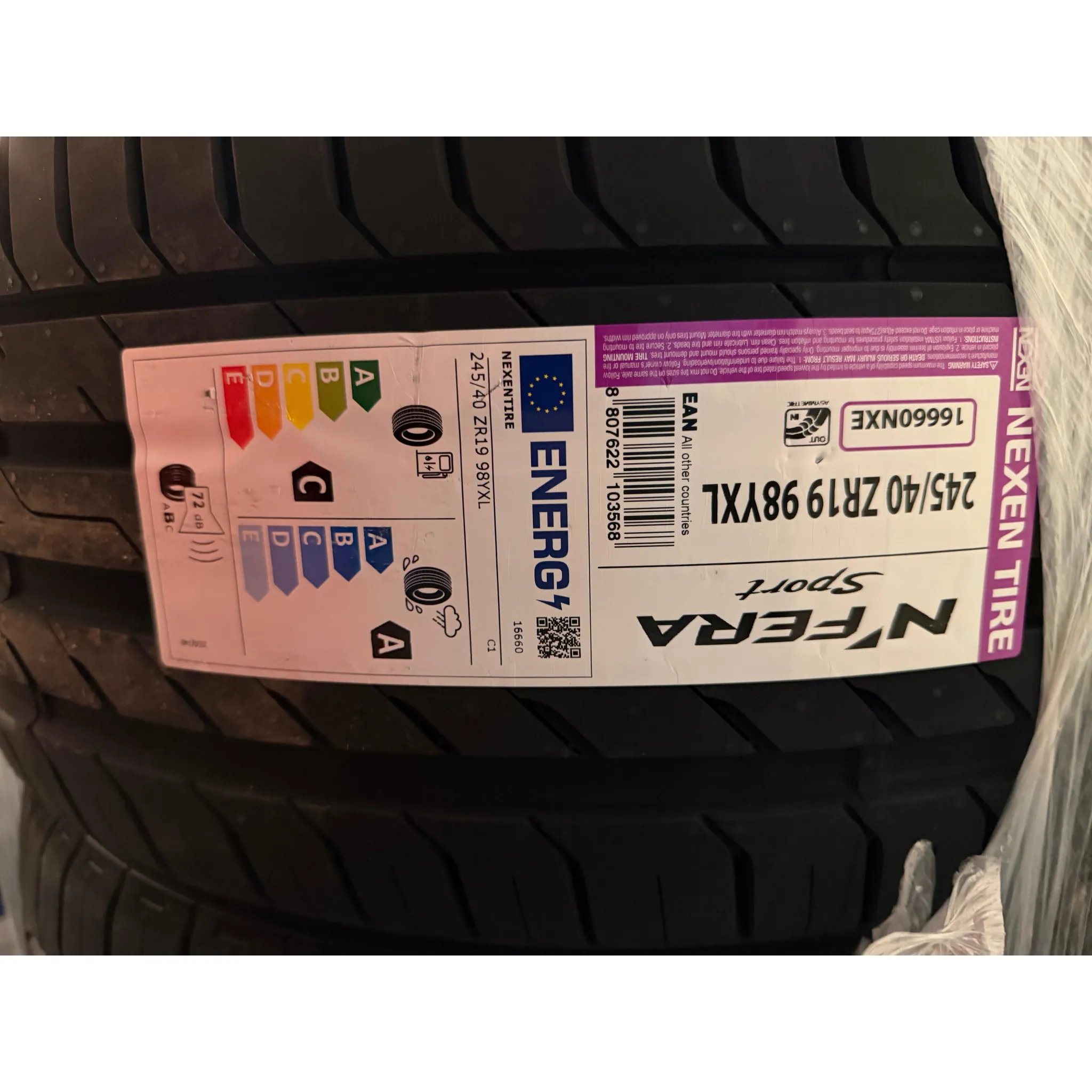 Fotografie 2 - Letní osobní pneu Nexen N'Fera Sport 245/40 R19 98 Y XL