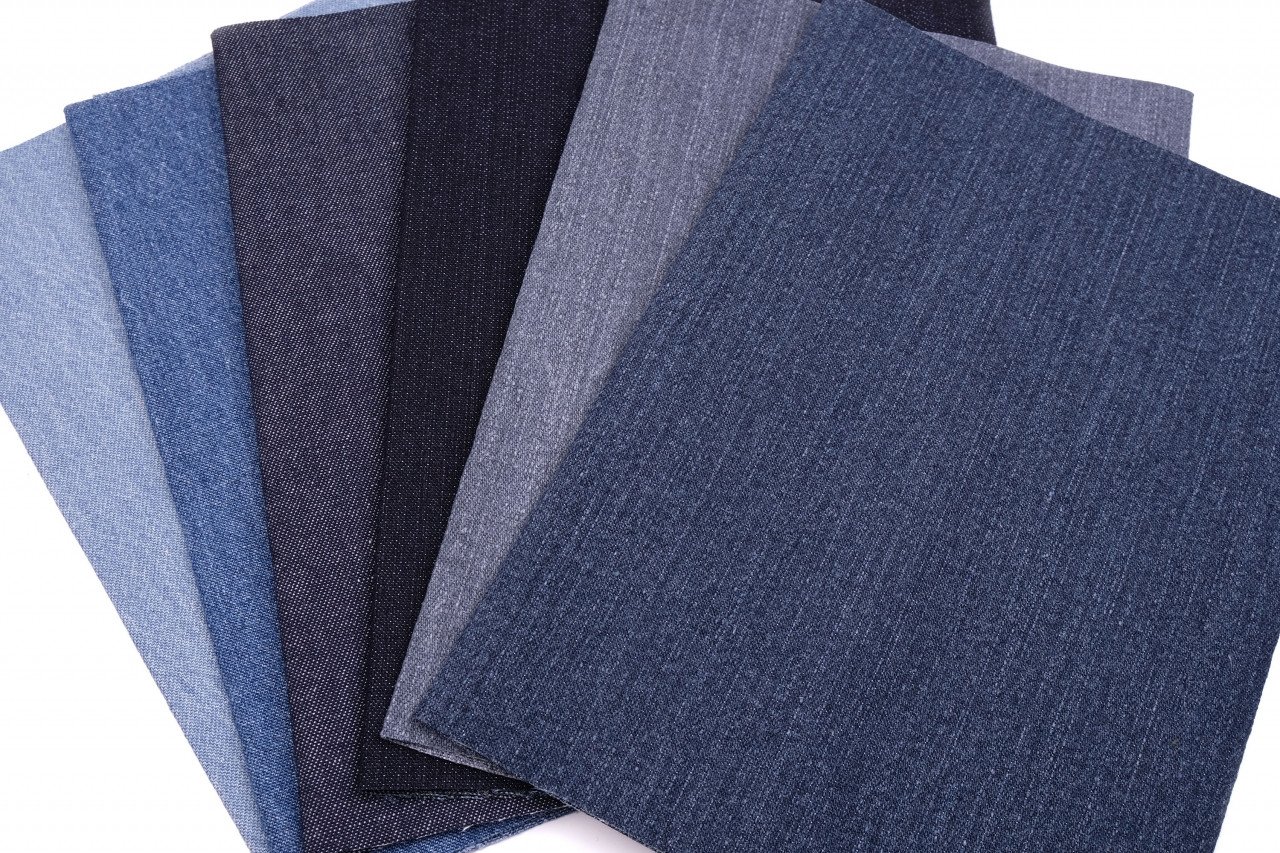 Nažehlovací záplaty JEANS 43 x 20 cm, varianta černá