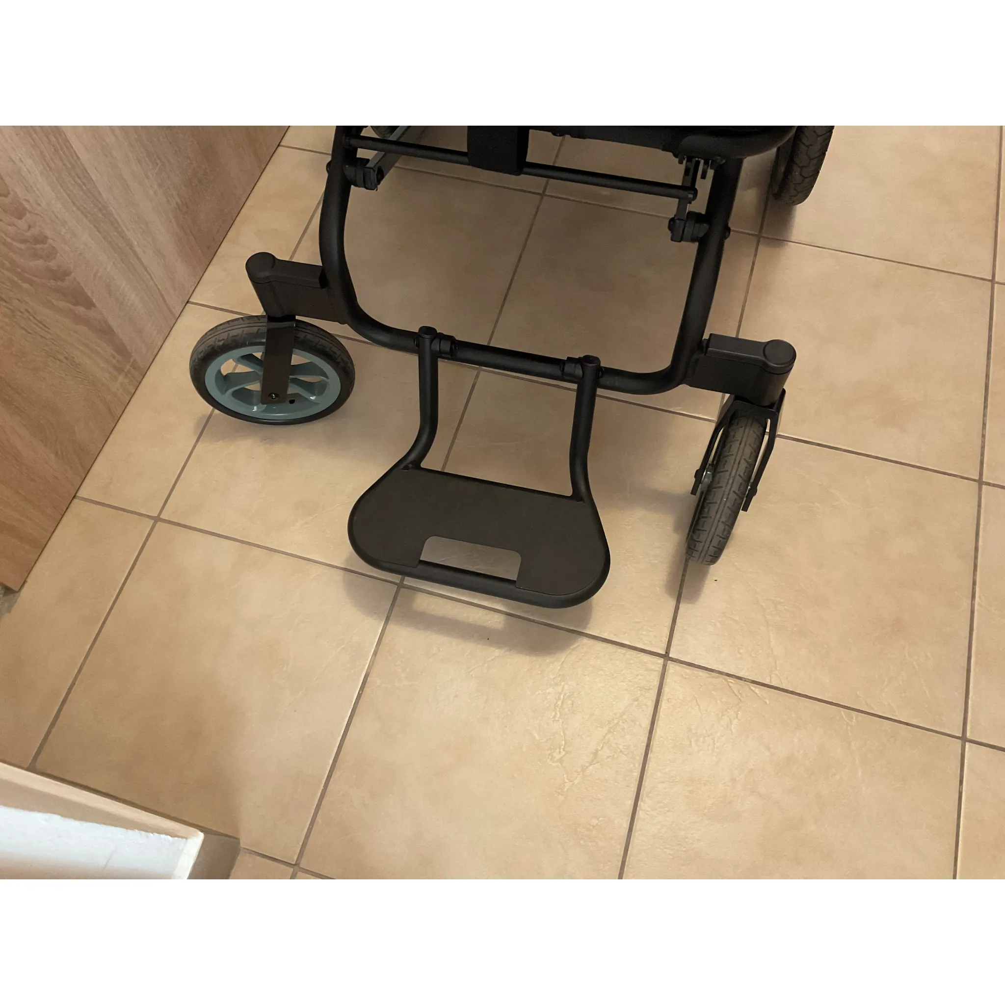 Fotografie 16 - Invalidní vozík inSPORTline Zauney černý 42 cm