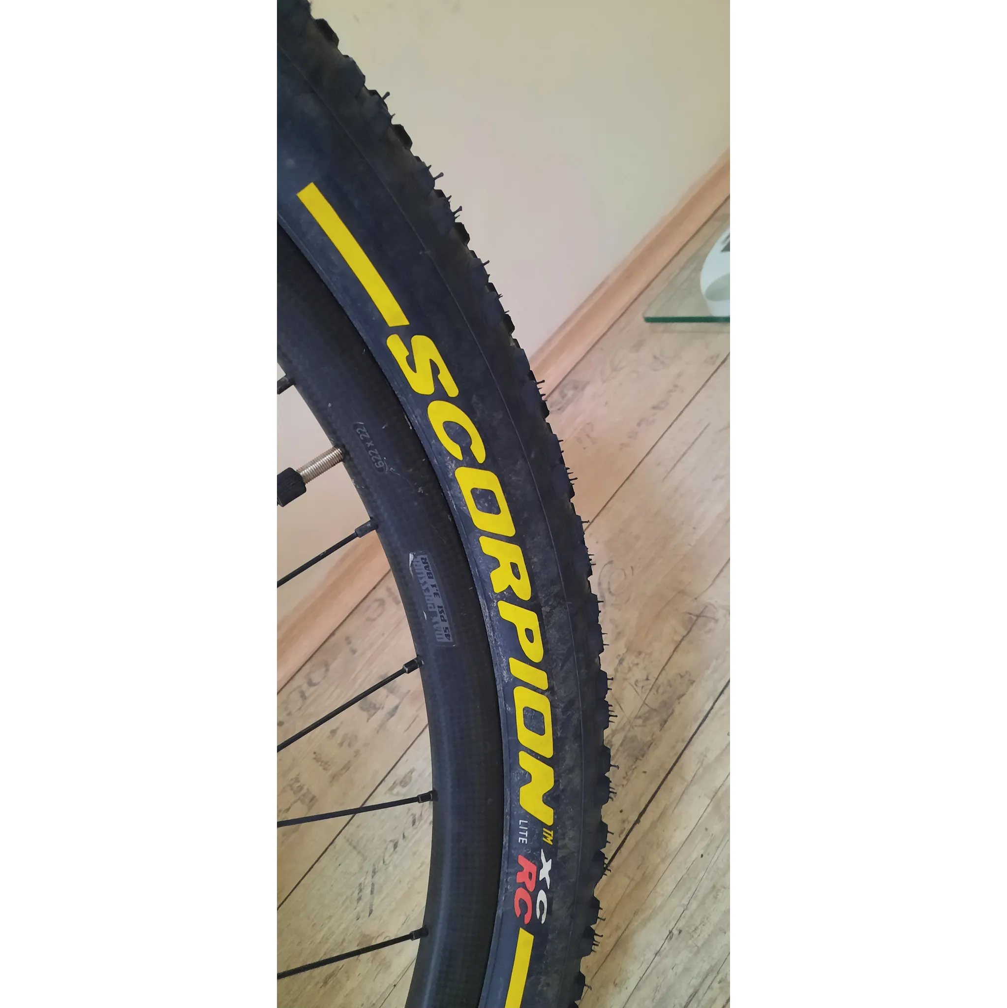 Fotografie 3 - Plášť na kolo Pirelli Scorpion XC H ProWall kevlar žlutý 29" x 2,2"