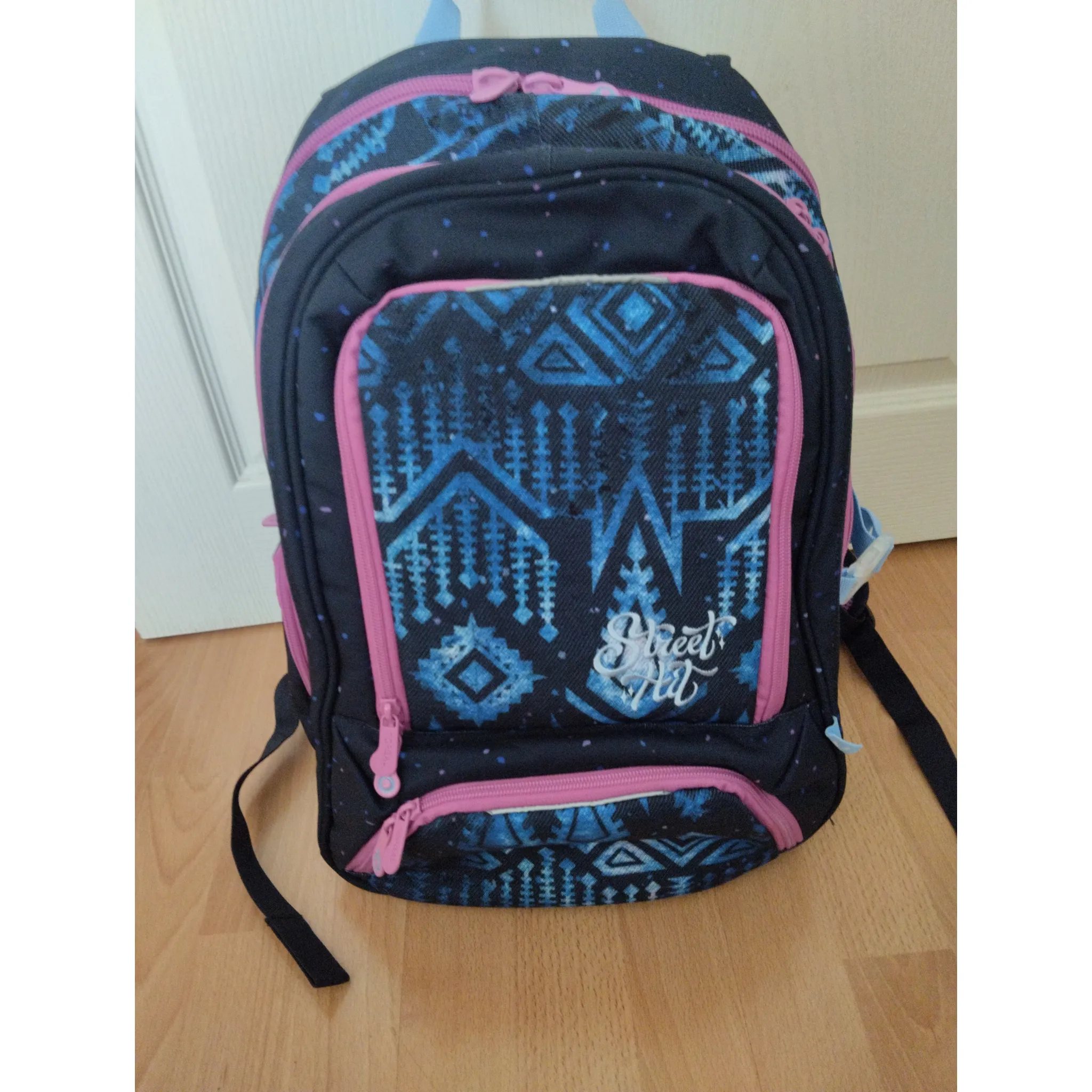 Fotografie 2 - Školní batoh Topgal Suri 27 l 20028 G