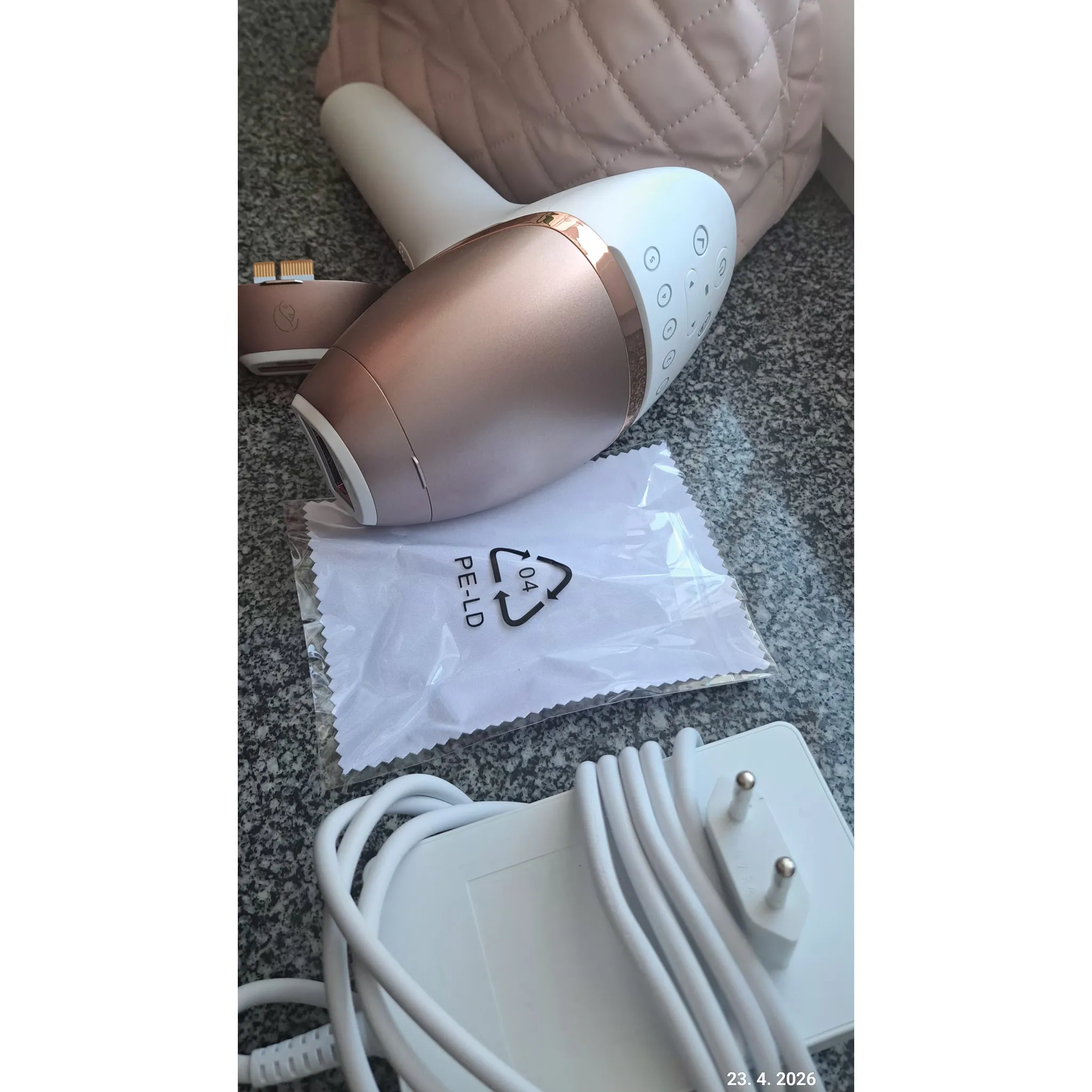 Fotografie 6 - Epilátor Philips Lumea IPL 9900 BRI950/01