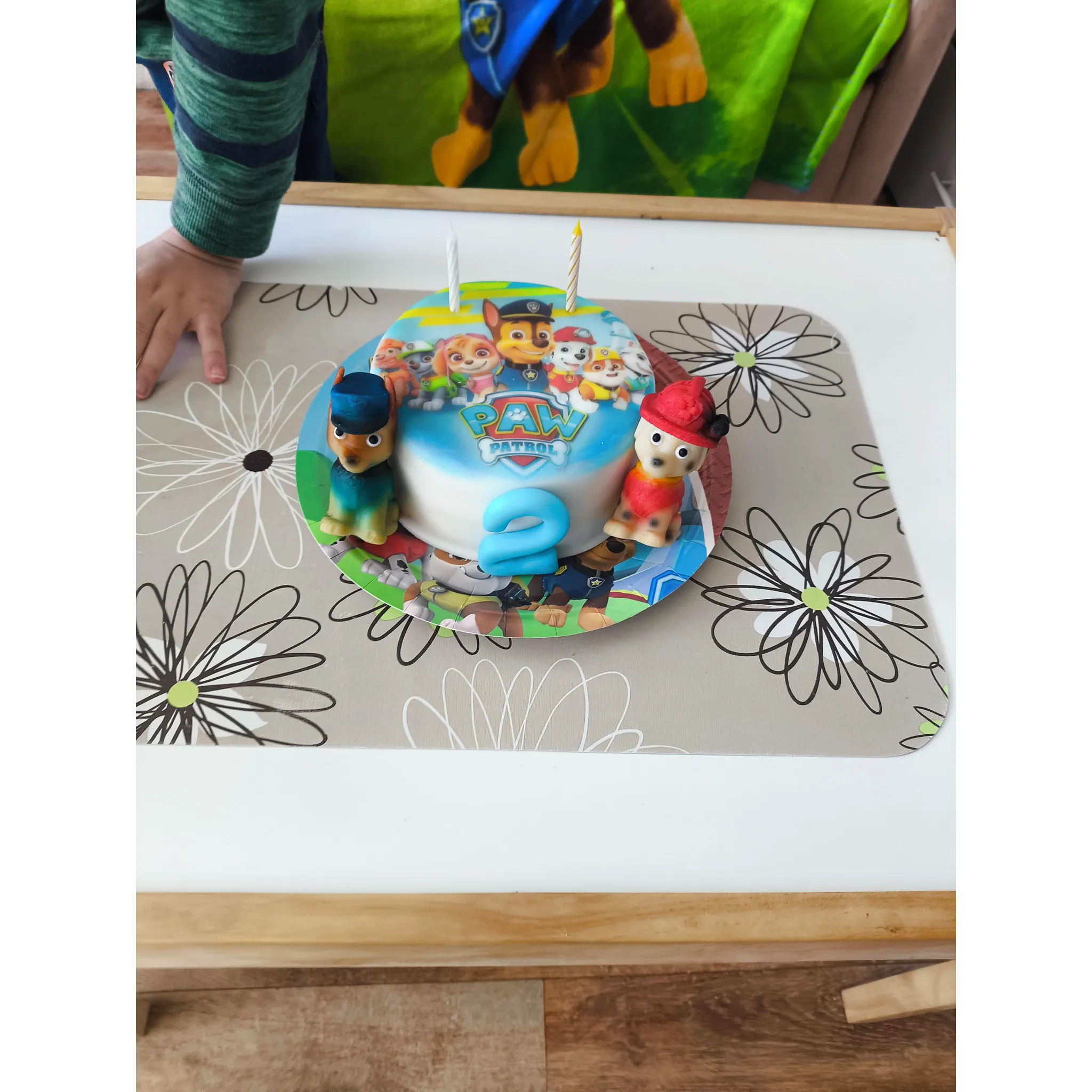 Fotografie 2 - Jedlá dekorace na dort Frischmann Tlapková patrola Chase 8 cm
