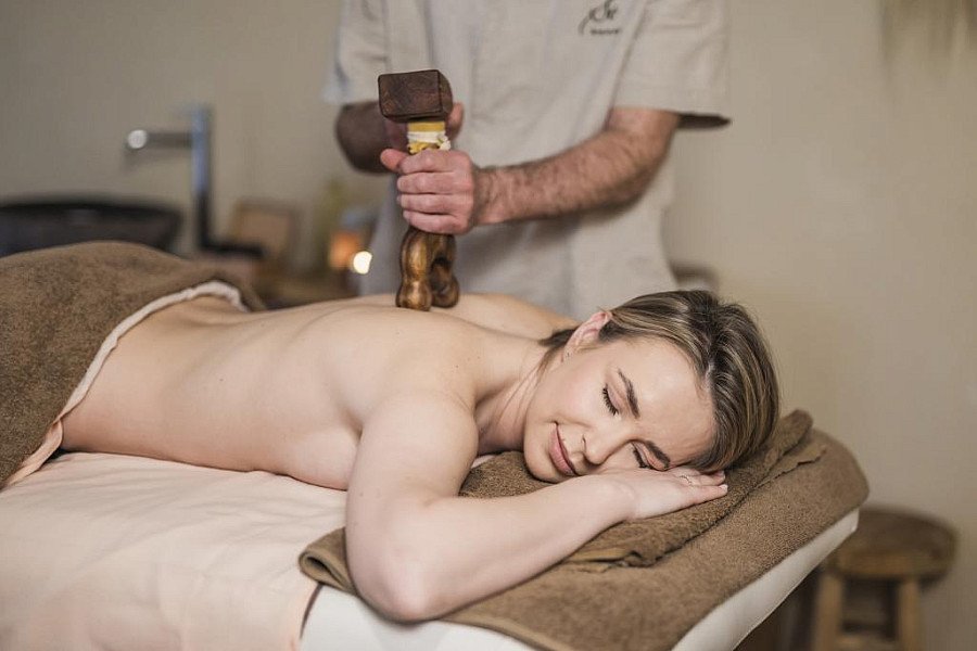 TOK-SEN asijská vibrační masáž 50 minut s relaxem ve wellness - TOK-SEN asijská vibrační masáž 50 minut s relaxem ve wellness