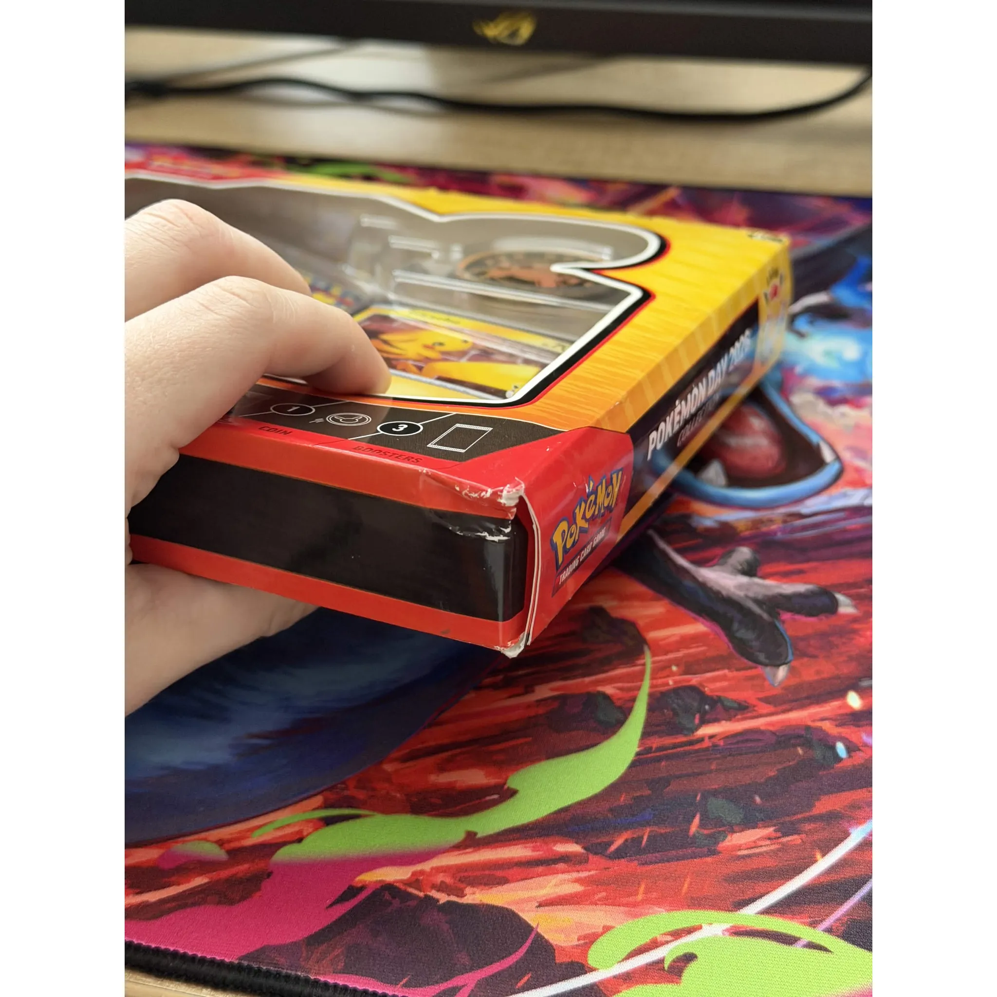 Fotografie 7 - Sběratelská karetní hra Pokémon TCG: Pokémon Day 2026 Collection