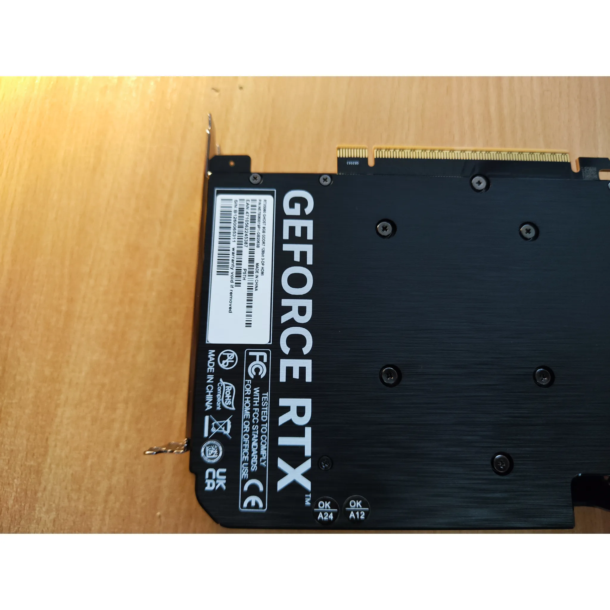 Fotografie 3 - Grafická karta Gainward GeForce RTX 5060 Ghost 8 GB (NE75060019P1-GB2063B)