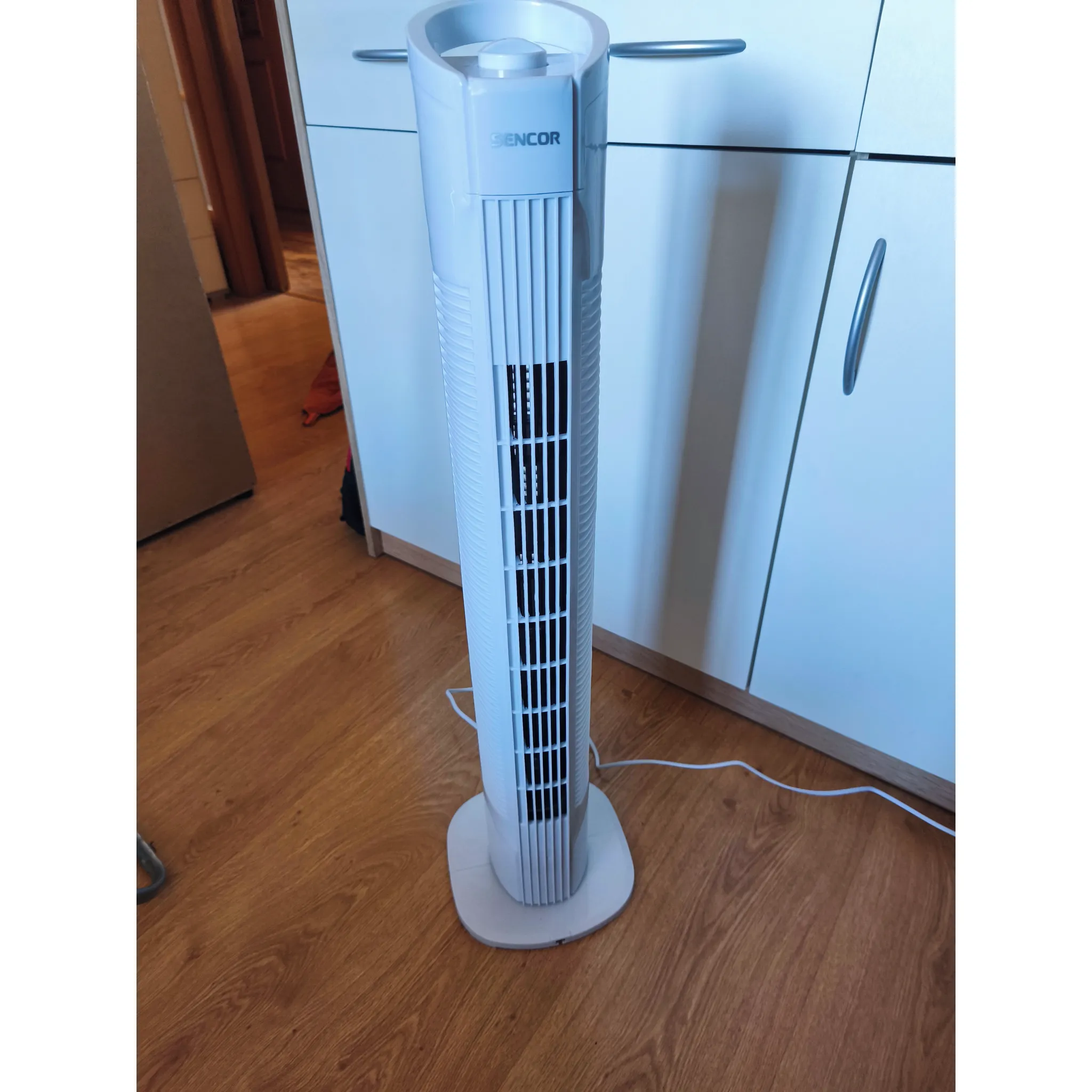 Fotografie 2 - Domácí ventilátor Sencor SFT 3107WH