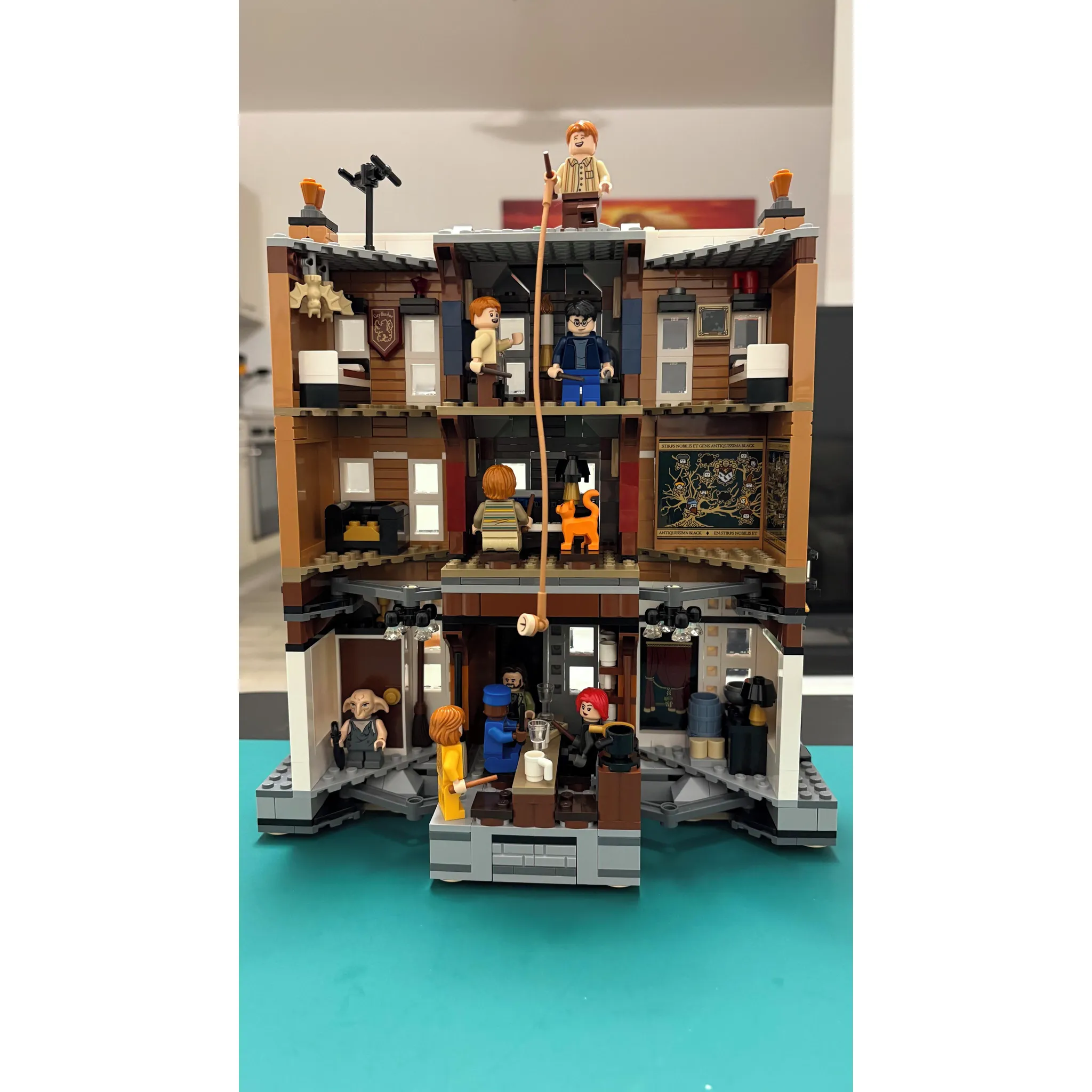 Fotografie 7 - Stavebnice LEGO LEGO Harry Potter 76408 Grimmauldovo náměstí 12
