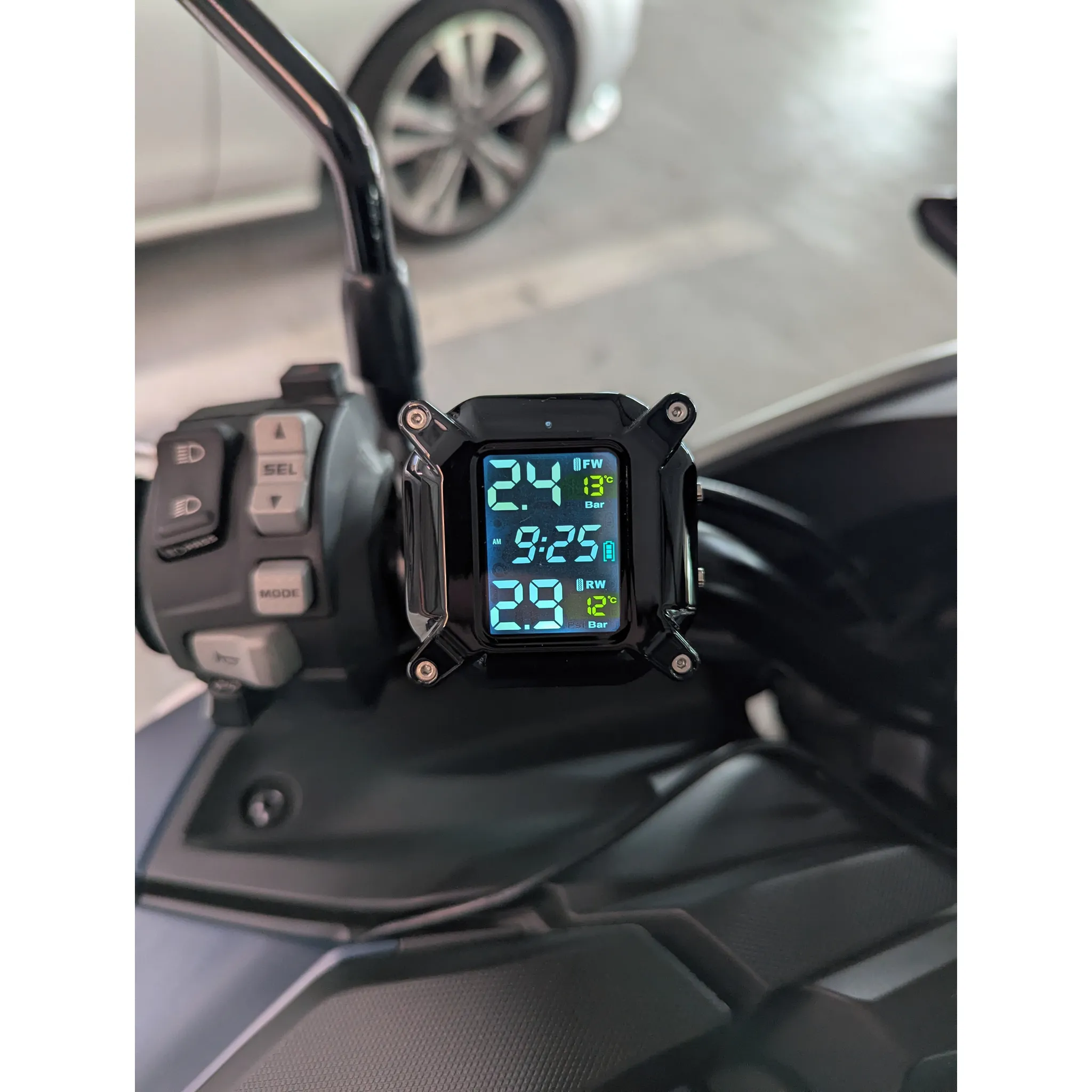 Fotografie 2 -  TPMS bluetooth externí snímače tlaku v motopneu