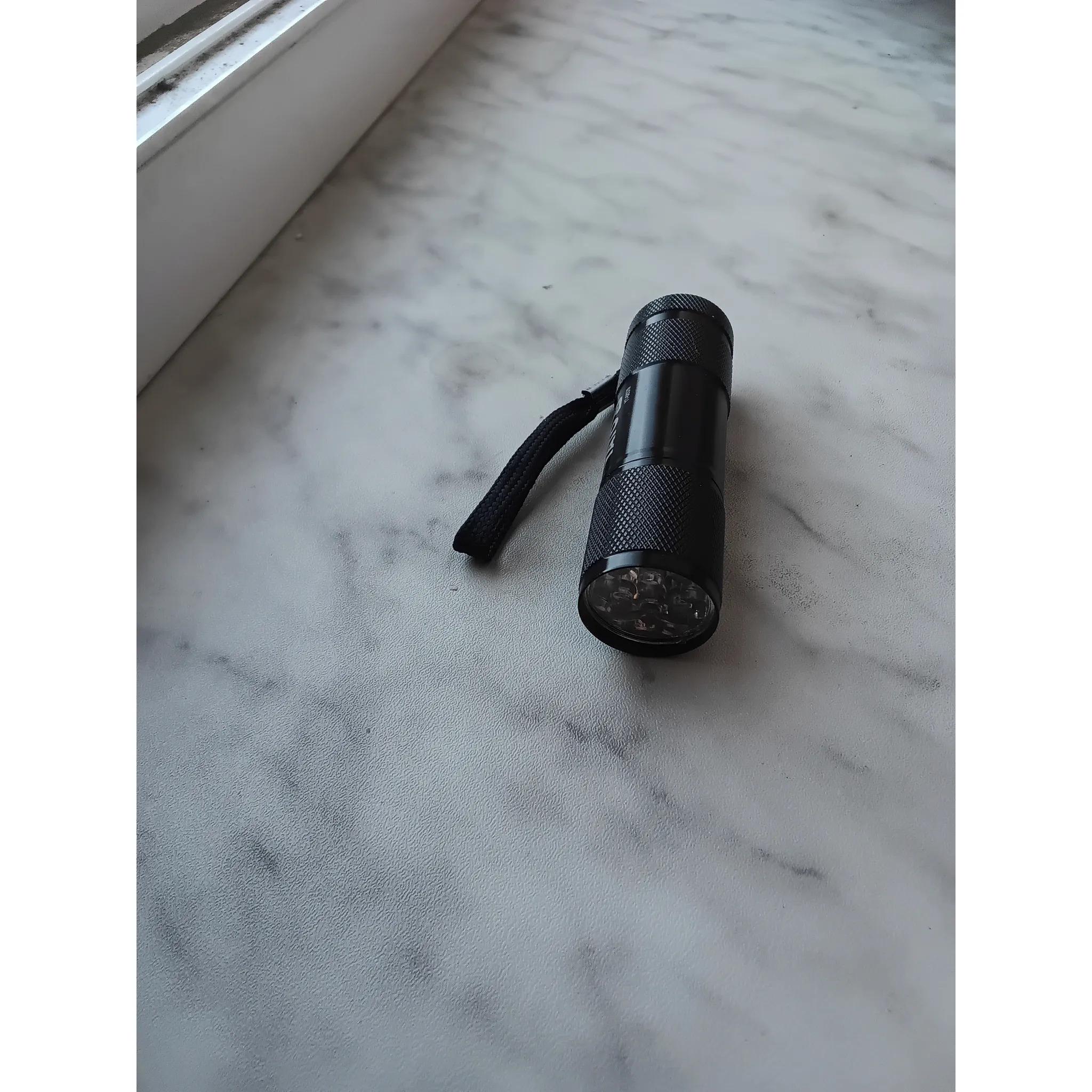 Fotografie 2 - Svítilna Yato YT-08570