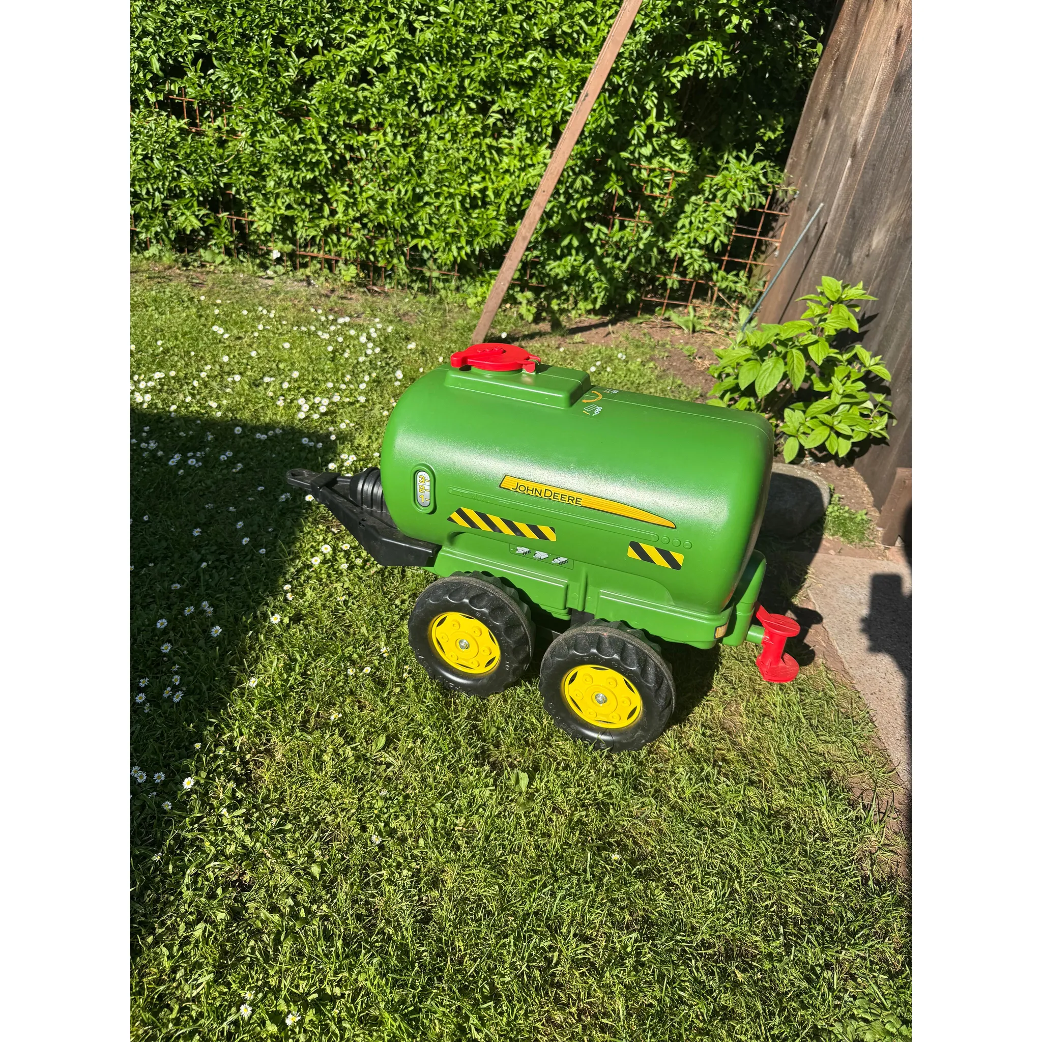 Fotografie 6 - Dětské šlapadlo Rolly Toys John Deere Tanker cisterna s pumpou a sříkačkou zelená