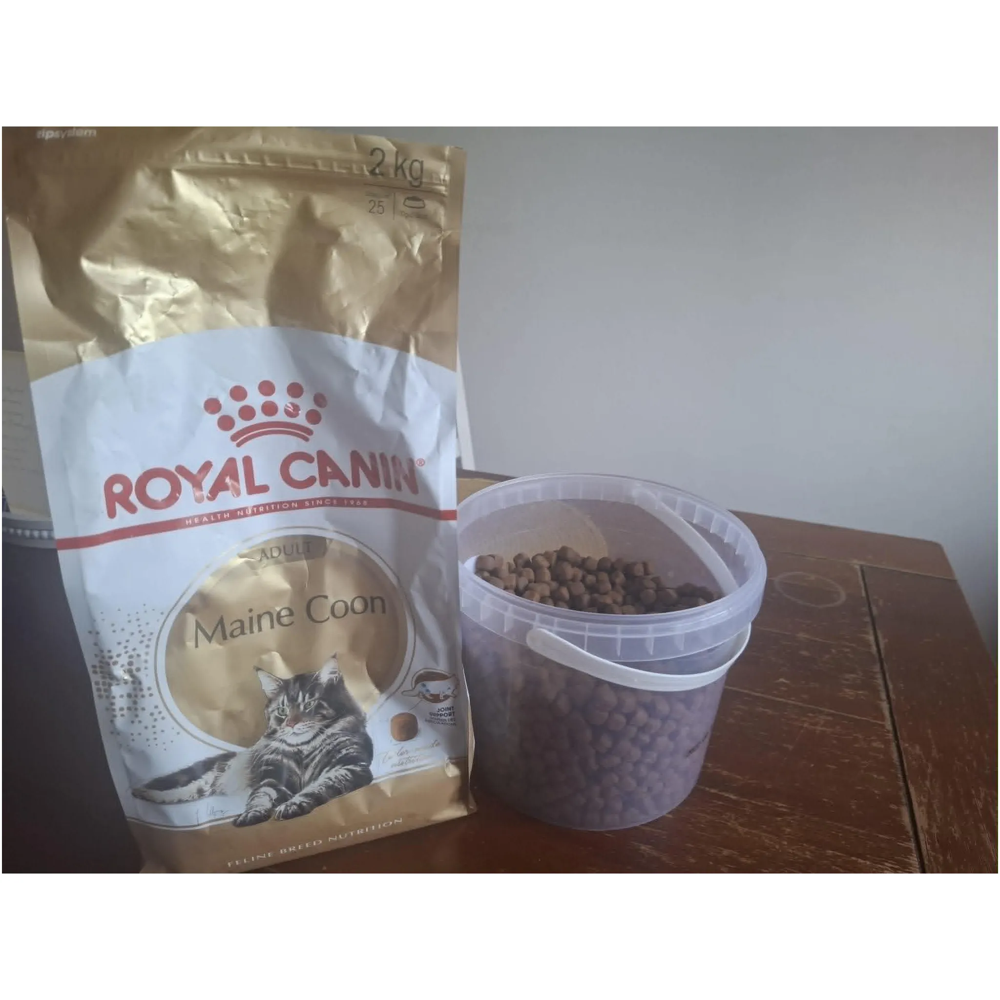 Fotografie 16 - Krmivo pro kočku Royal Canin Maine Coon Adult granule 400 g