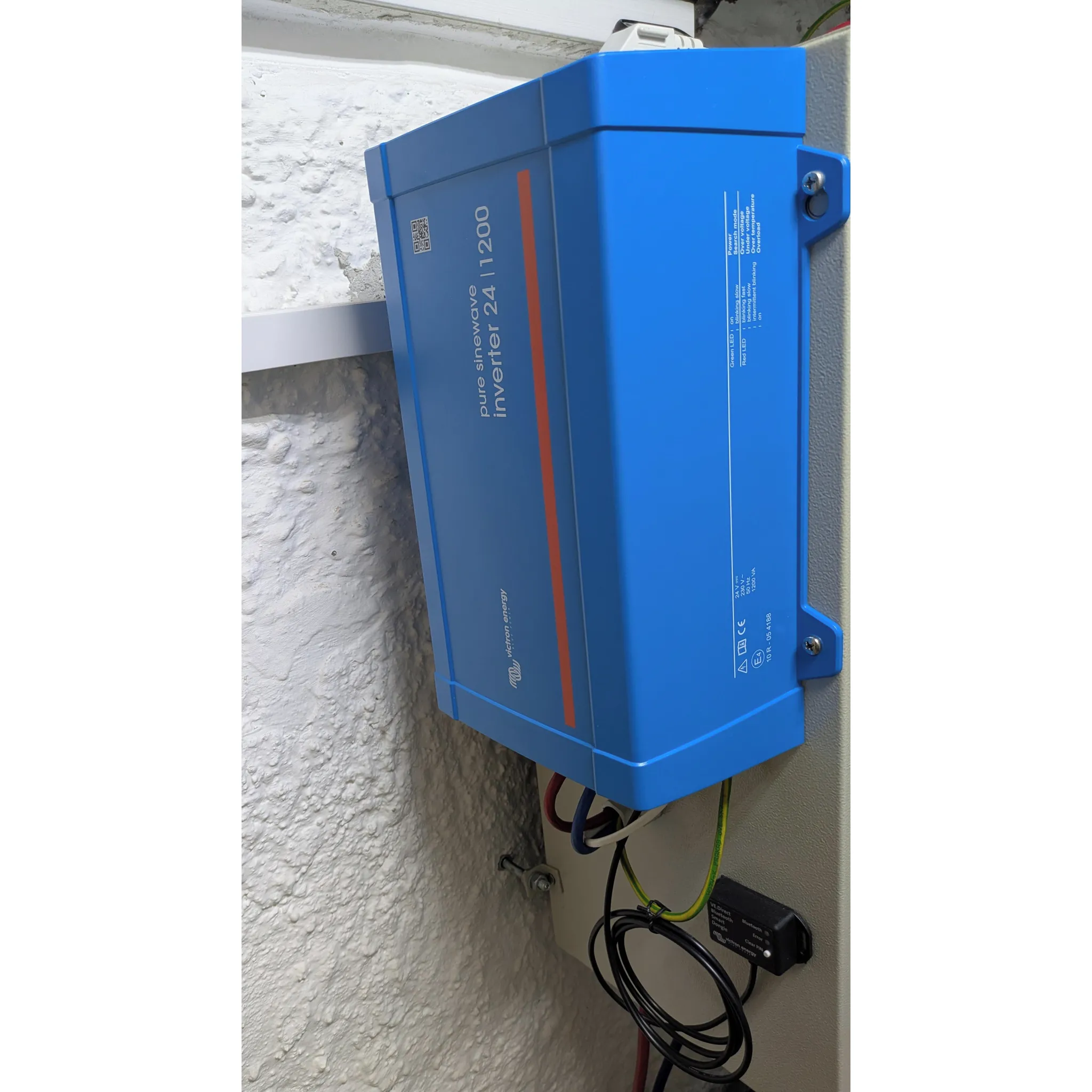 Fotografie 2 - Měnič napětí Victron Energy Phoenix 24V/1200VA