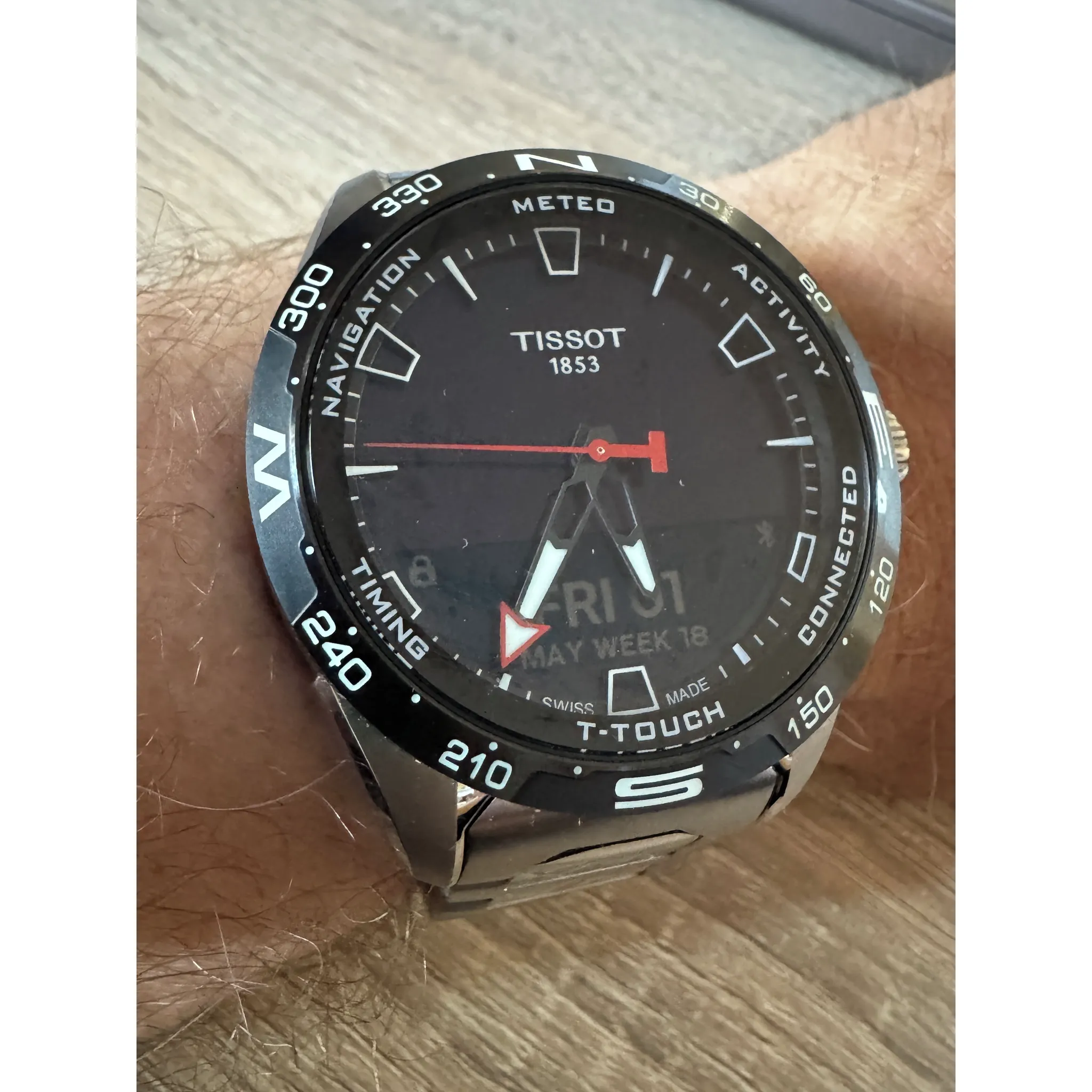 Fotografie 5 - Hodinky Tissot T-Touch Connect Solar T121.420.47.051.01