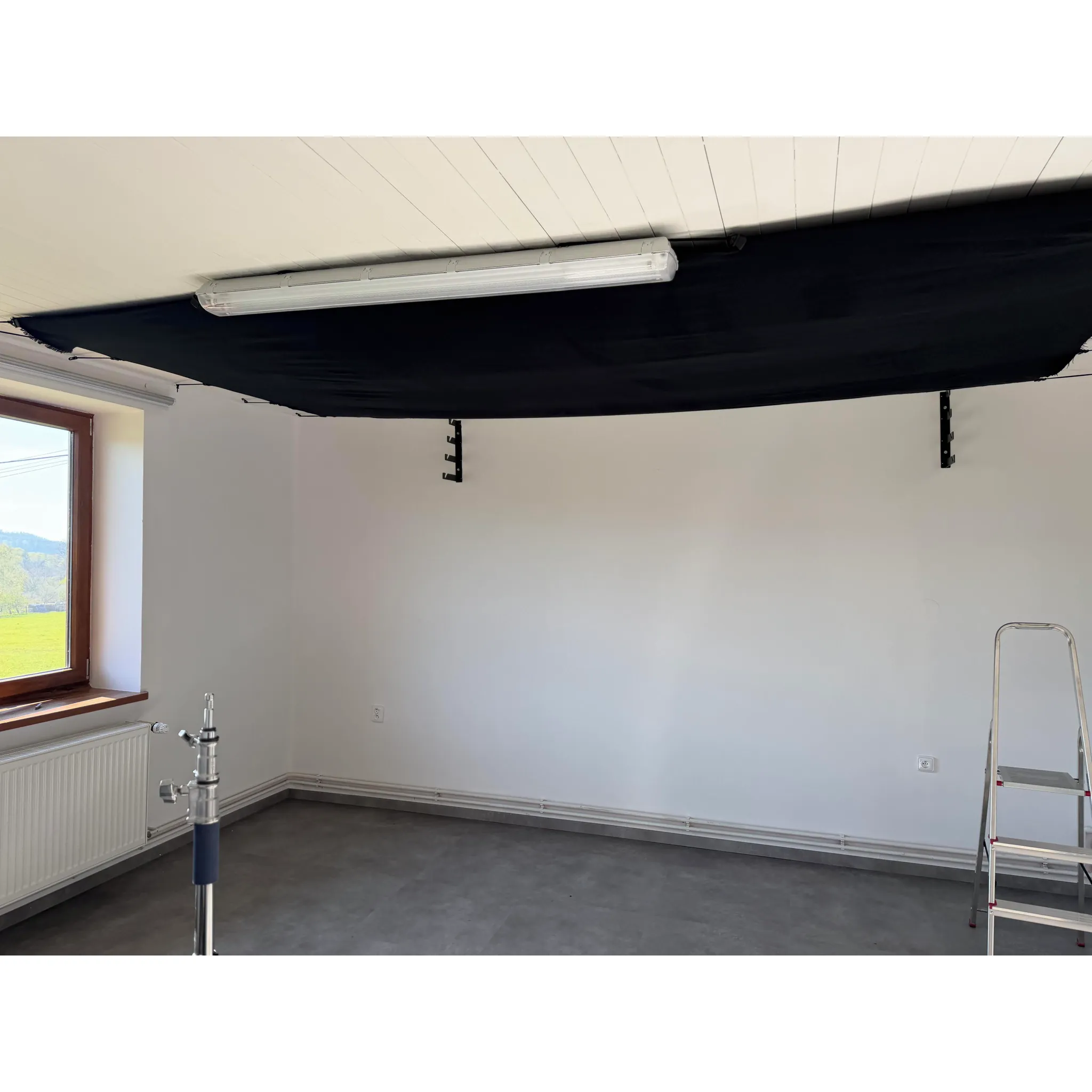 Fotografie 3 - Univerzální barva Zinsser B-I-N protiplísňová barva na stěny a stropy blokující pachy 1 l bílá