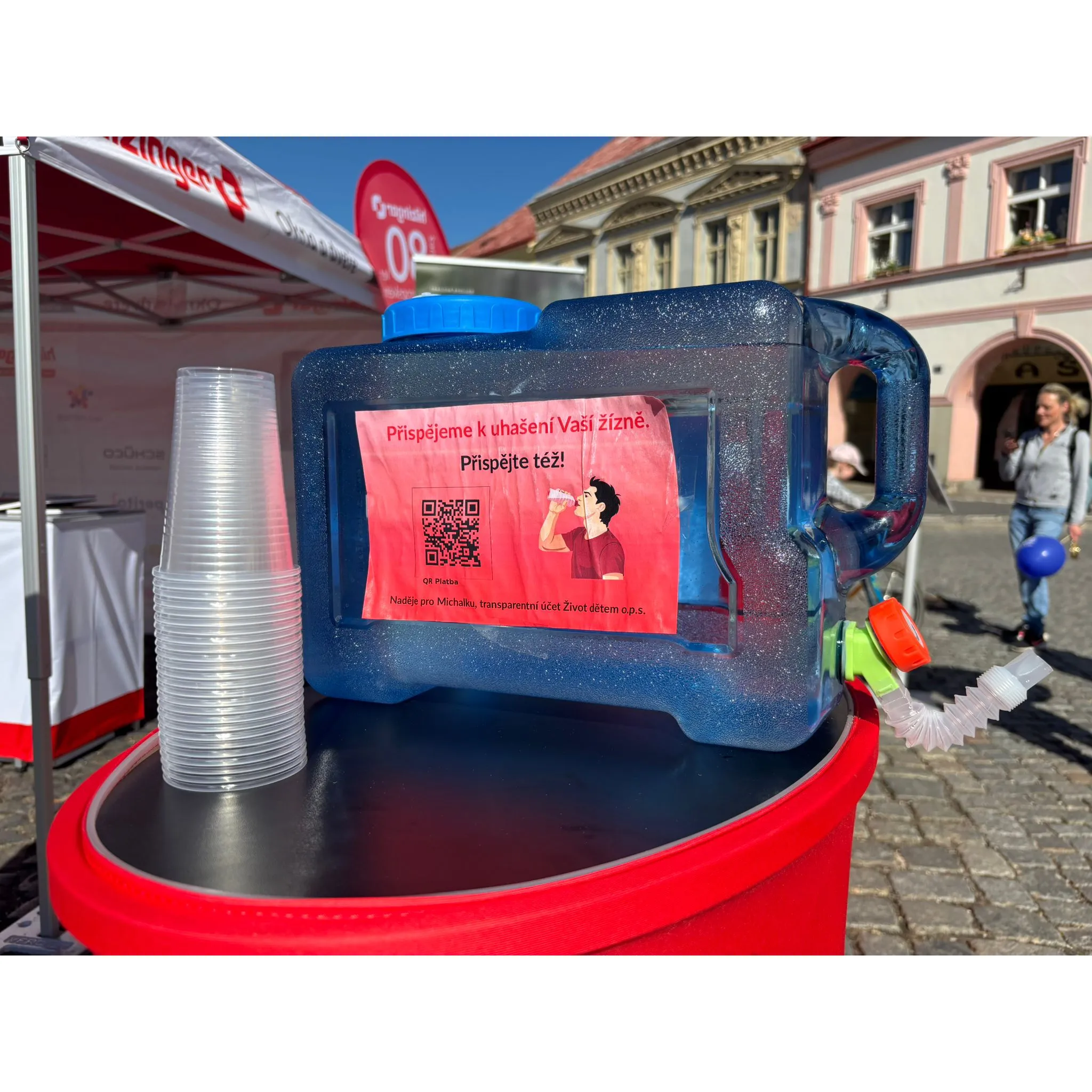 Fotografie 10 - Kanystr Kempingový kontejner na vodu Aquatrail 12 l