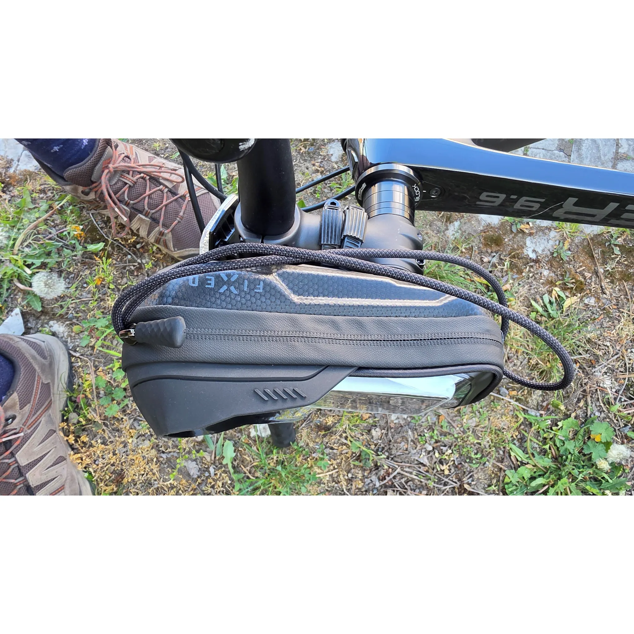 Fotografie 12 - Pouzdro na mobilní telefon FIXED Bikee Bag 2 6,8" černé