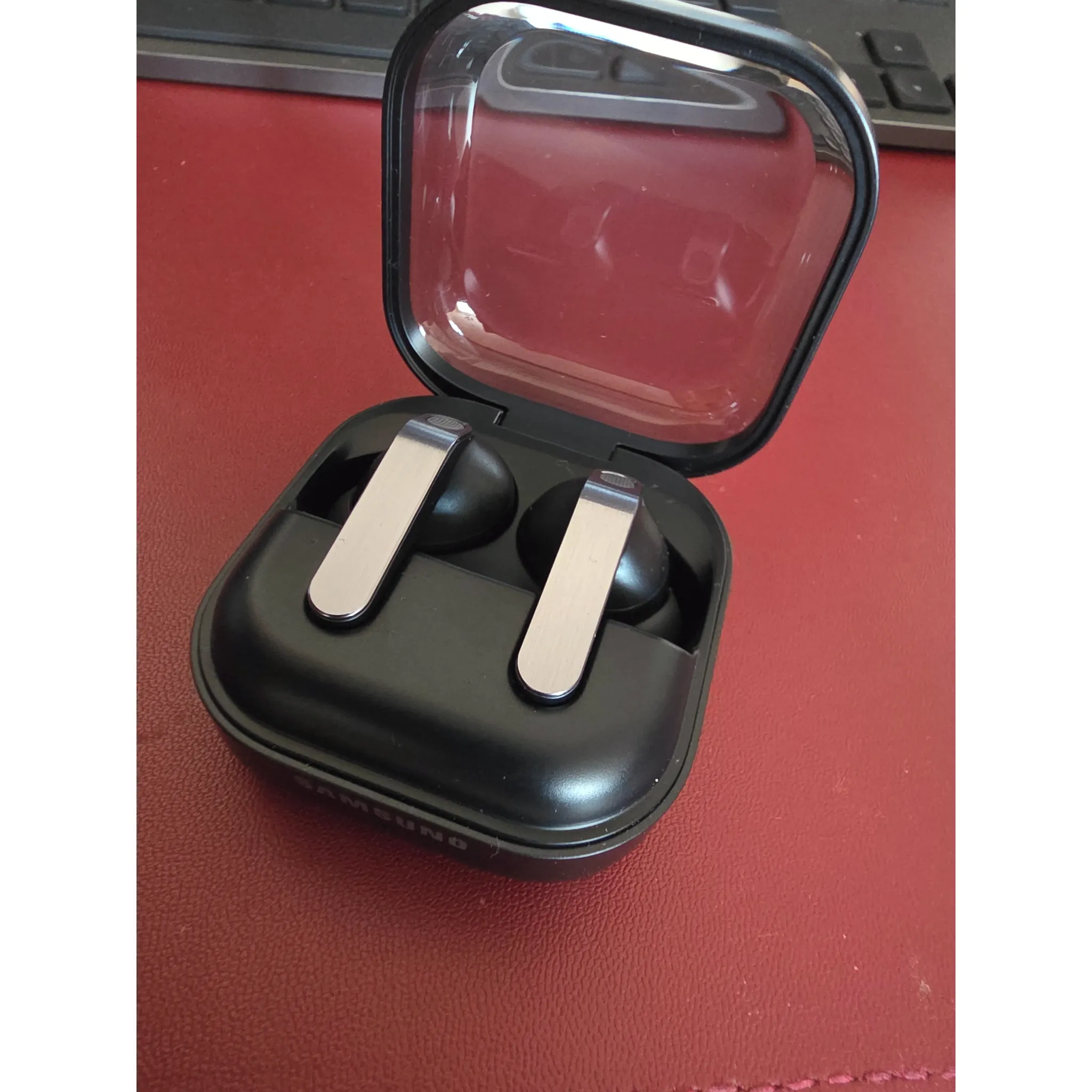 Fotografie 8 - Sluchátka Samsung Galaxy Buds4 Pro White