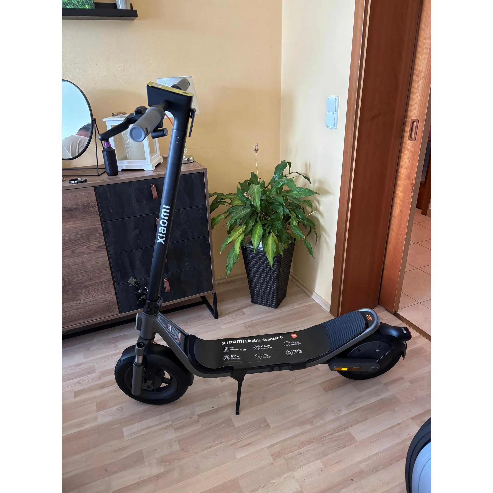 Fotografie 7 - Elektrokoloběžka Xiaomi Electric Scooter 6 černá