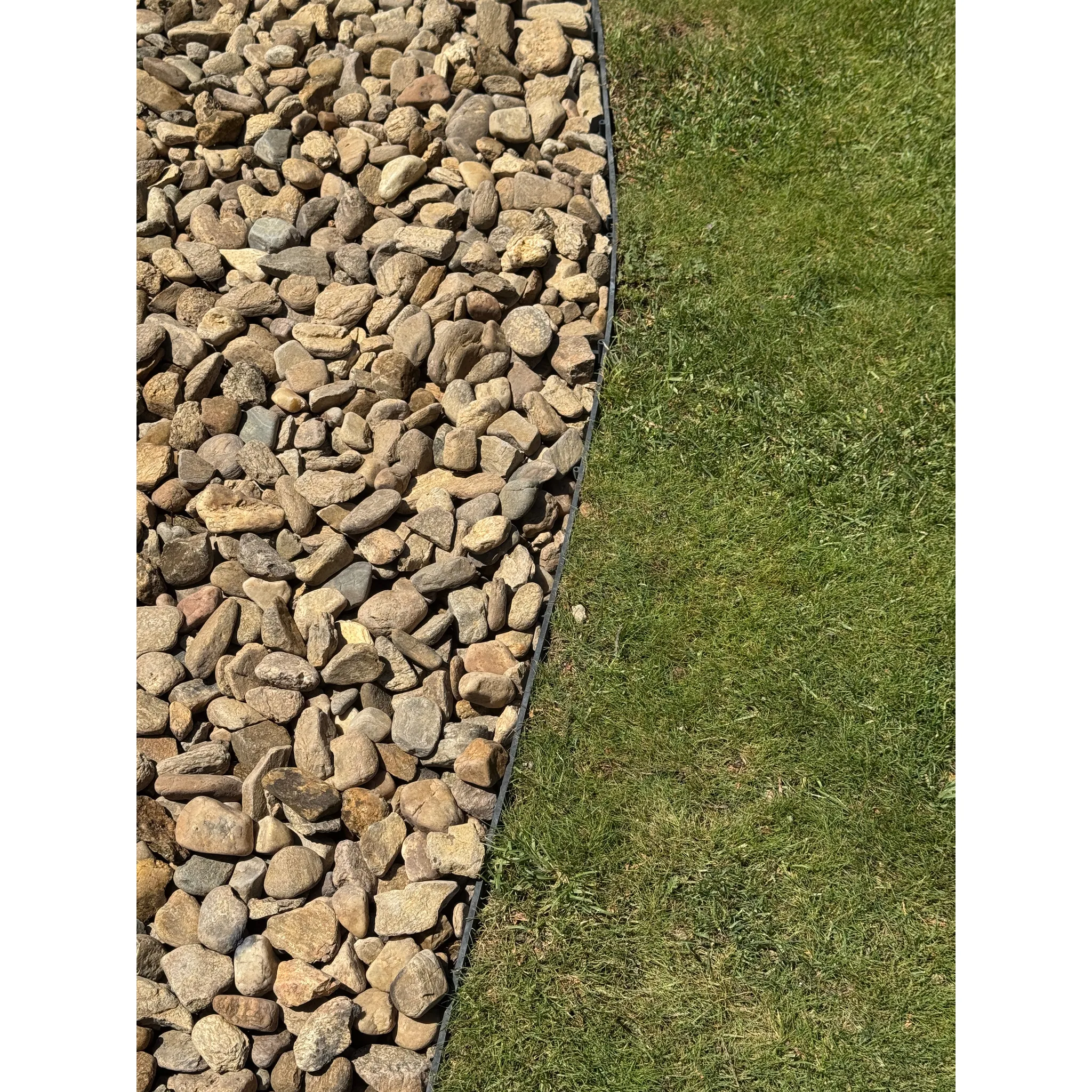 Fotografie 9 - Zahradní obrubník LEGI Obrubník pro neviditelné ohraničení plastový 60 x 1000 mm černý
