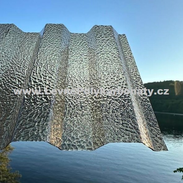 Trapézový polykarbonát 1,1 mm GUTTAGLISS MAKRO CST BRONZ - šíře 1,045 m x délka 2,5 m (Trapézová polykarbonátová deska síla 1,1 mm profil 76/18 mm hrubá struktura bronz)
