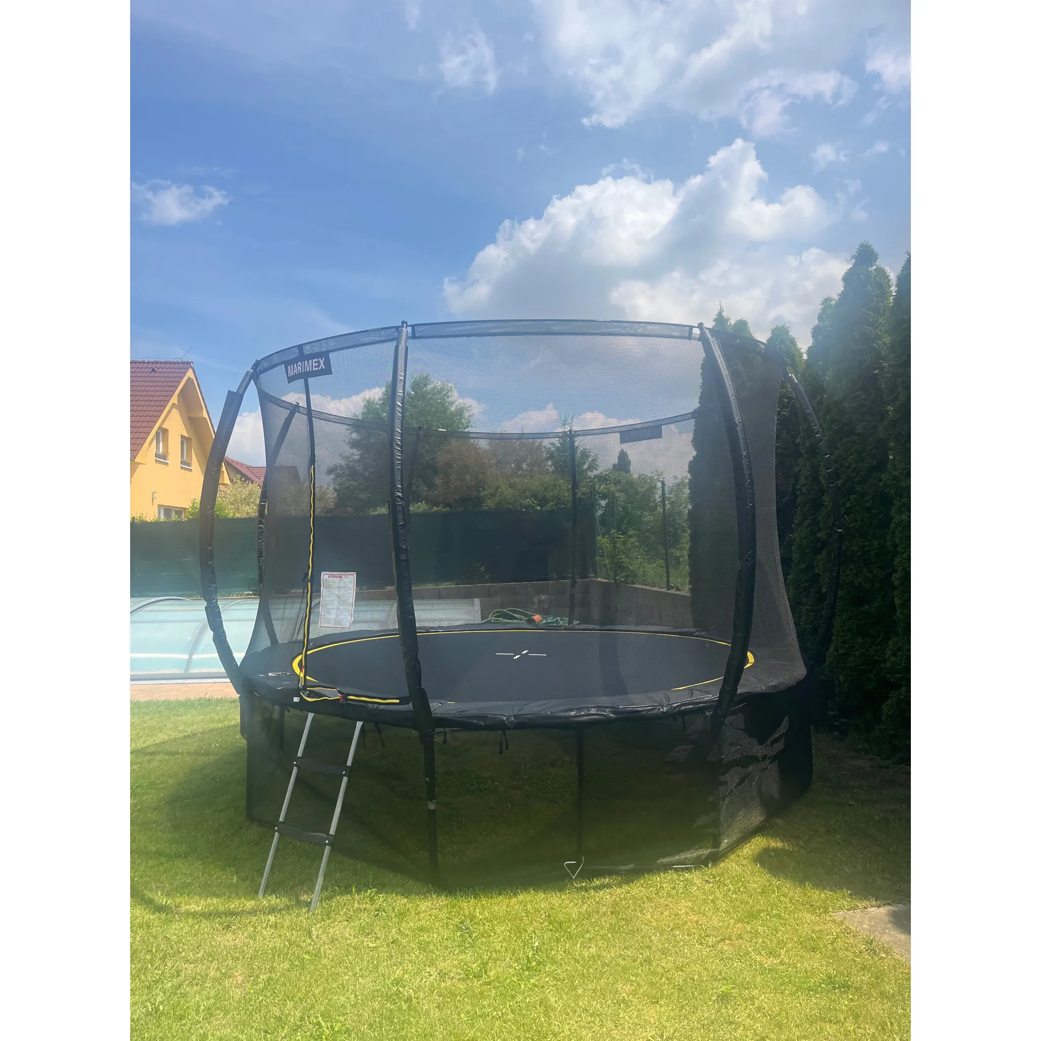 Fotografie 20 - Trampolína Marimex Comfort 366 cm + ochranná síť + schůdky