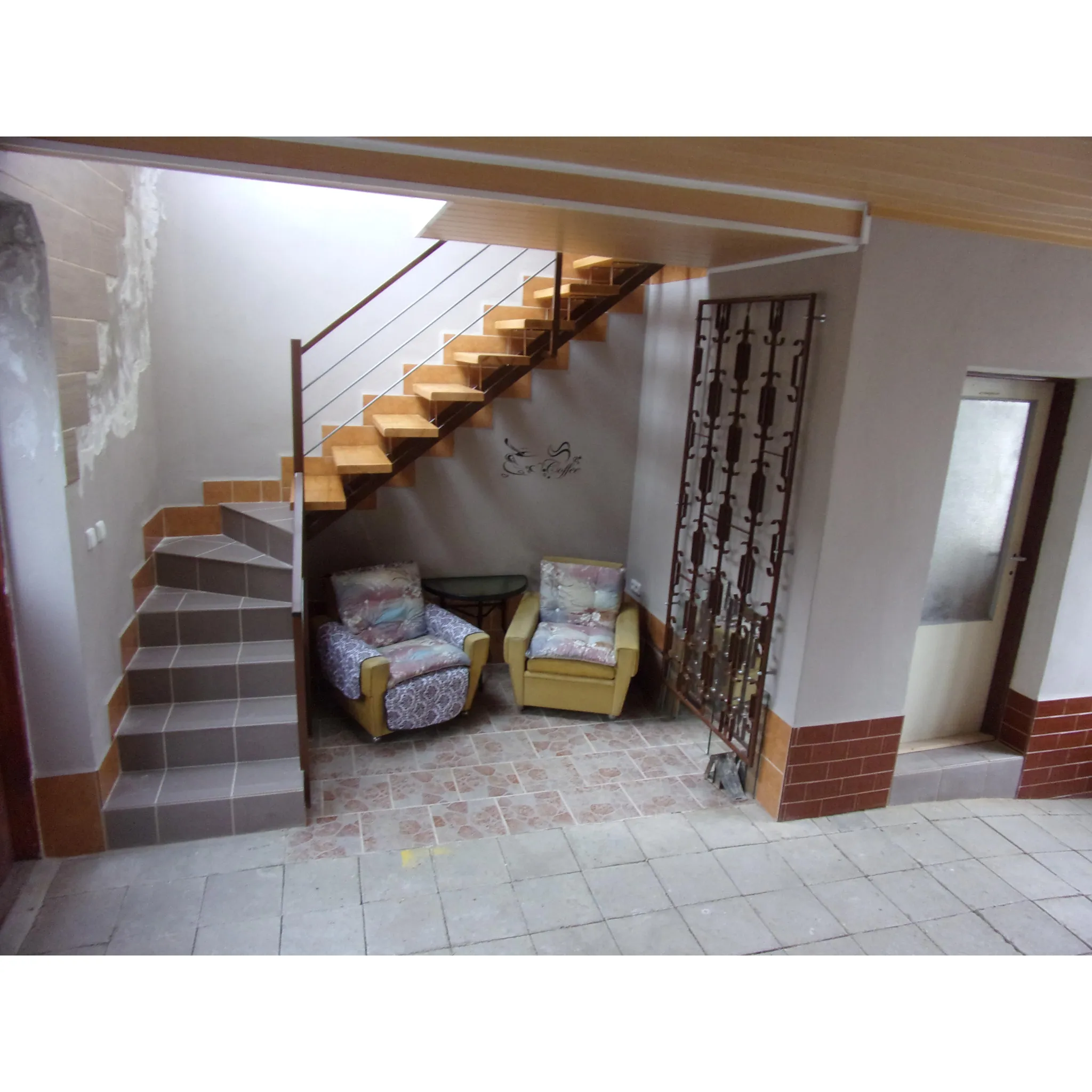 Fotografie 7 - Zahradní stůl Modern Home Půlkulatý skleněný stůl 70 x 43 x 64 cm černý