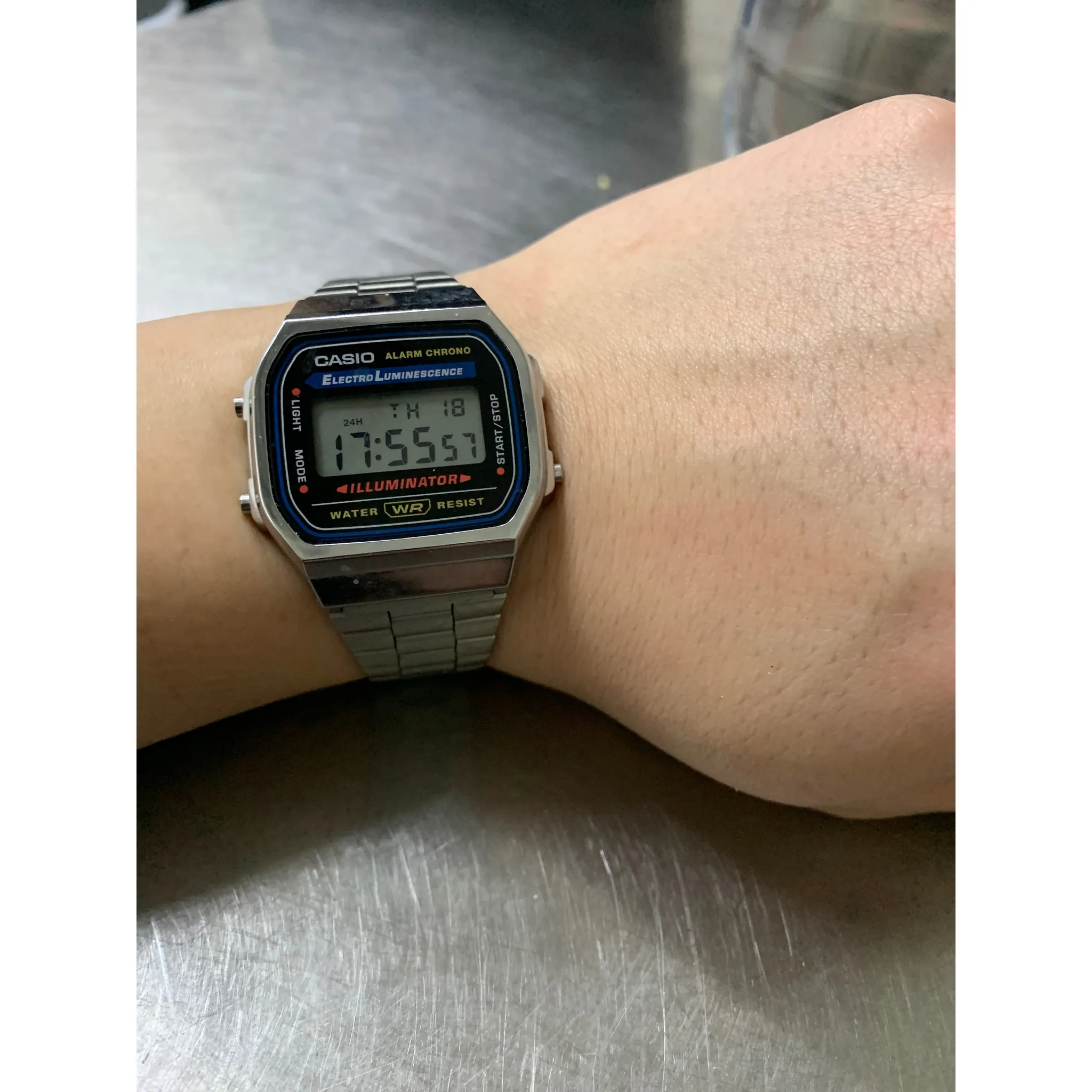 Fotografie 4 - Hodinky Casio Collection A168WA-1YES