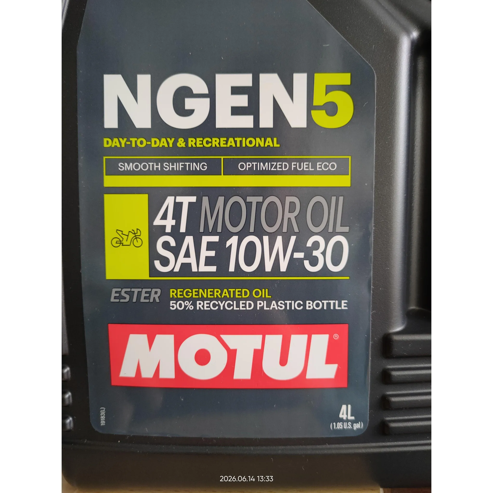 Fotografie 2 - Motorový olej Motul NGEN 5 10W-30 4 l