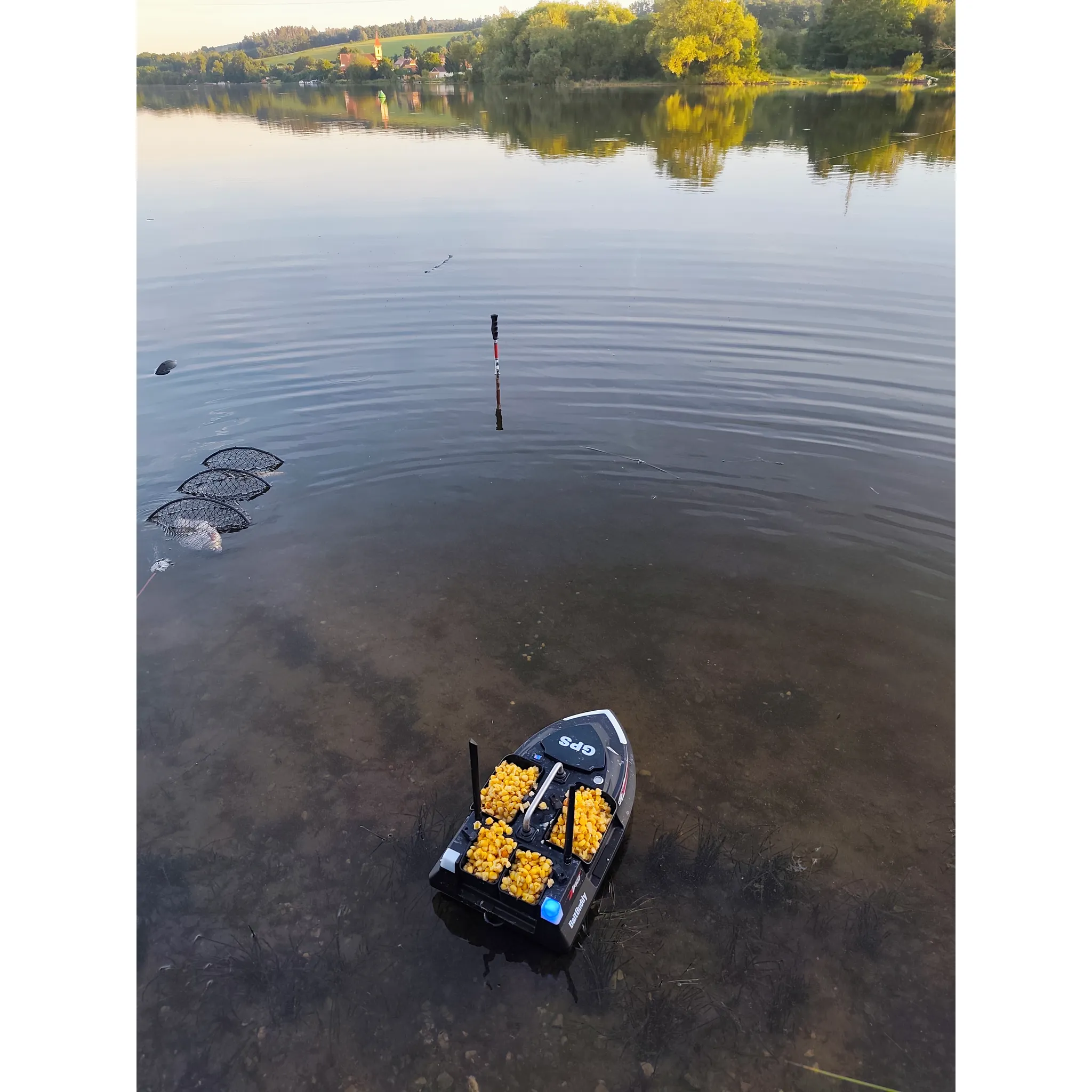 Fotografie 3 - Zavážecí lodička Flytec V802 Pro 12000 mAh černá
