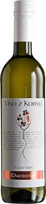 Víno z Kobylí Chardonnay Barva vína je čirá, jiskrná a připomíná světlý lipový květ. Vůně je jemná, ovocná s tóny zeleného jablka a lehkým tónem oříšků, doplněná lehkým květinovým podtónem. V chuti je víno plné, ovocného charakteru s tóny citrusů. Díky šť