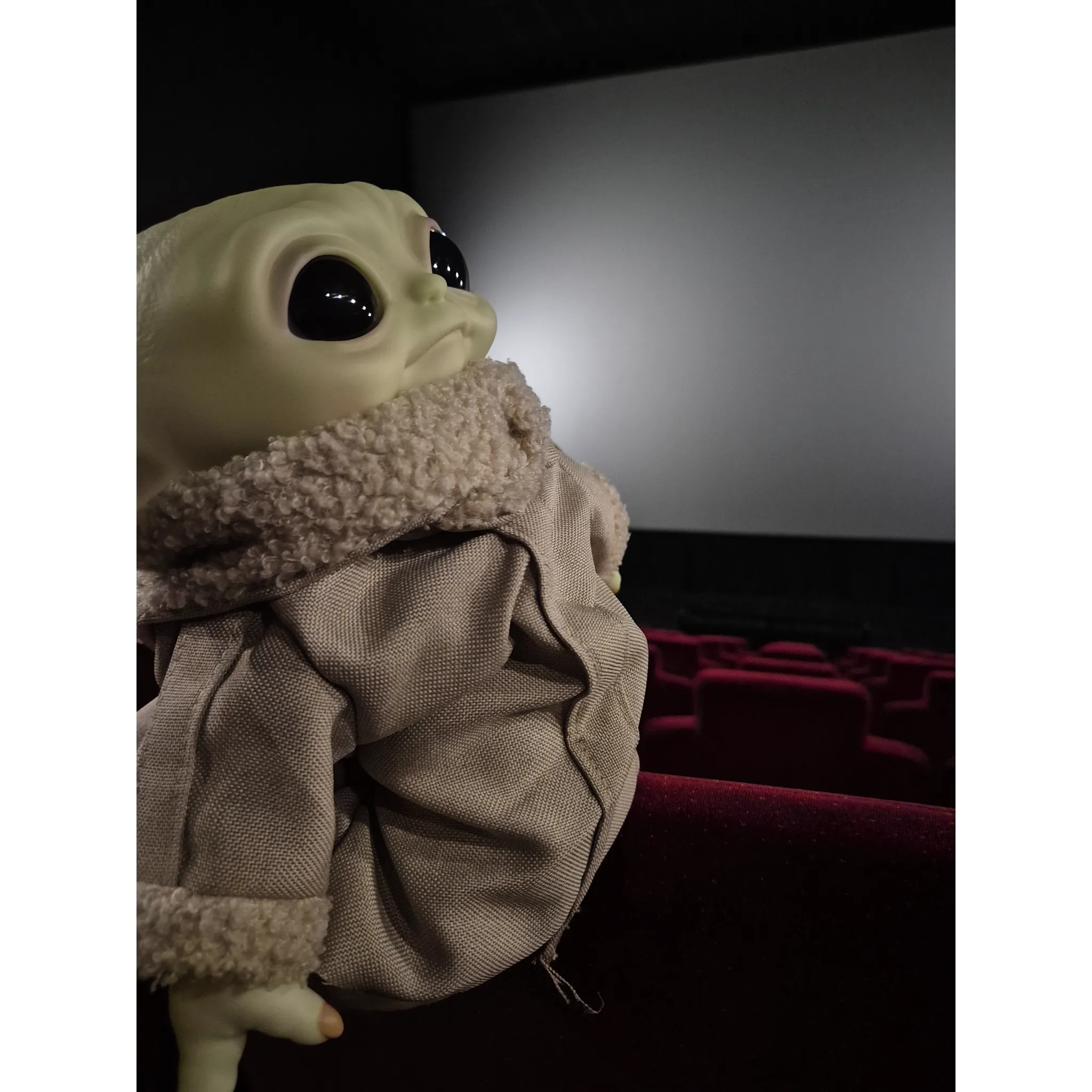 Fotografie 3 - Plyšák Mattel Star Wars Baby Yoda 28 cm
