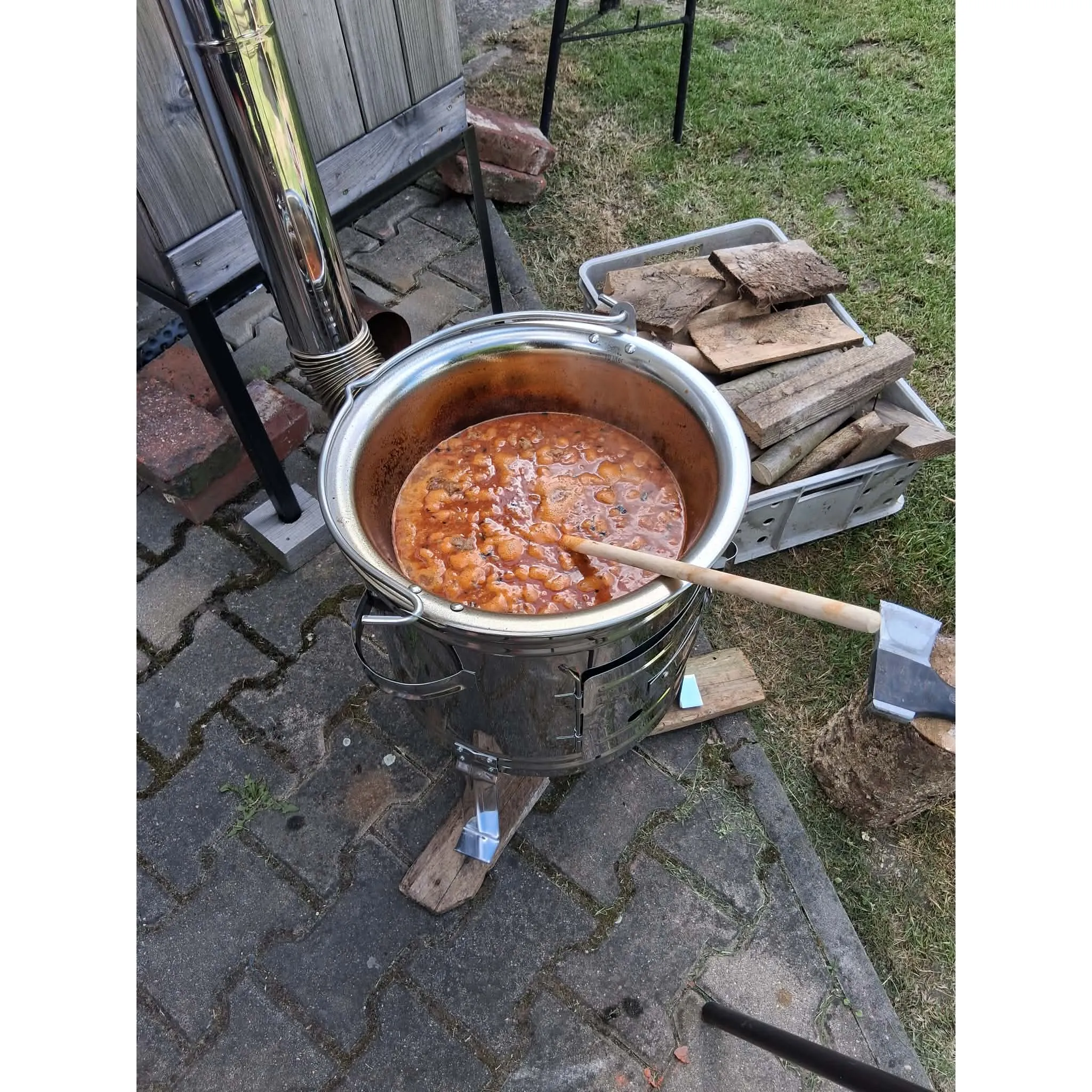 Fotografie 3 - Kotlíky PERFECT HOME KotlinaSet002 kotlina s komínem 31 cm + kotlík s poklicí 10 l + vařečka + naběračka