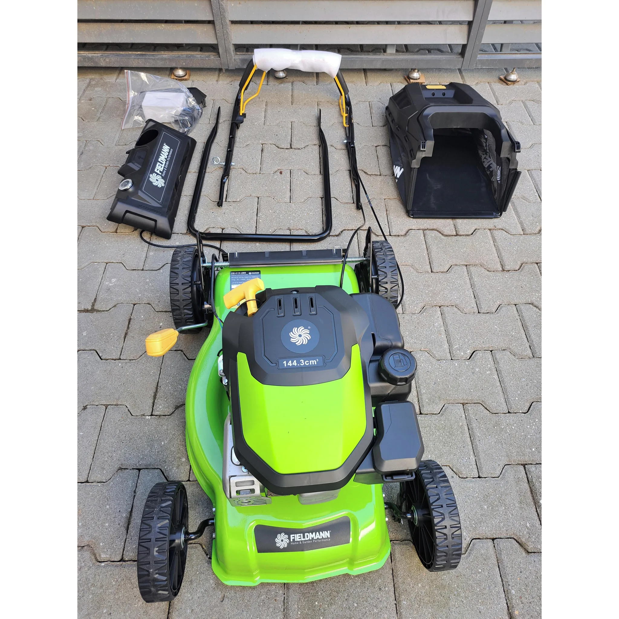 Fotografie 17 - Sekačka Fieldmann FZR 4115-LiBES