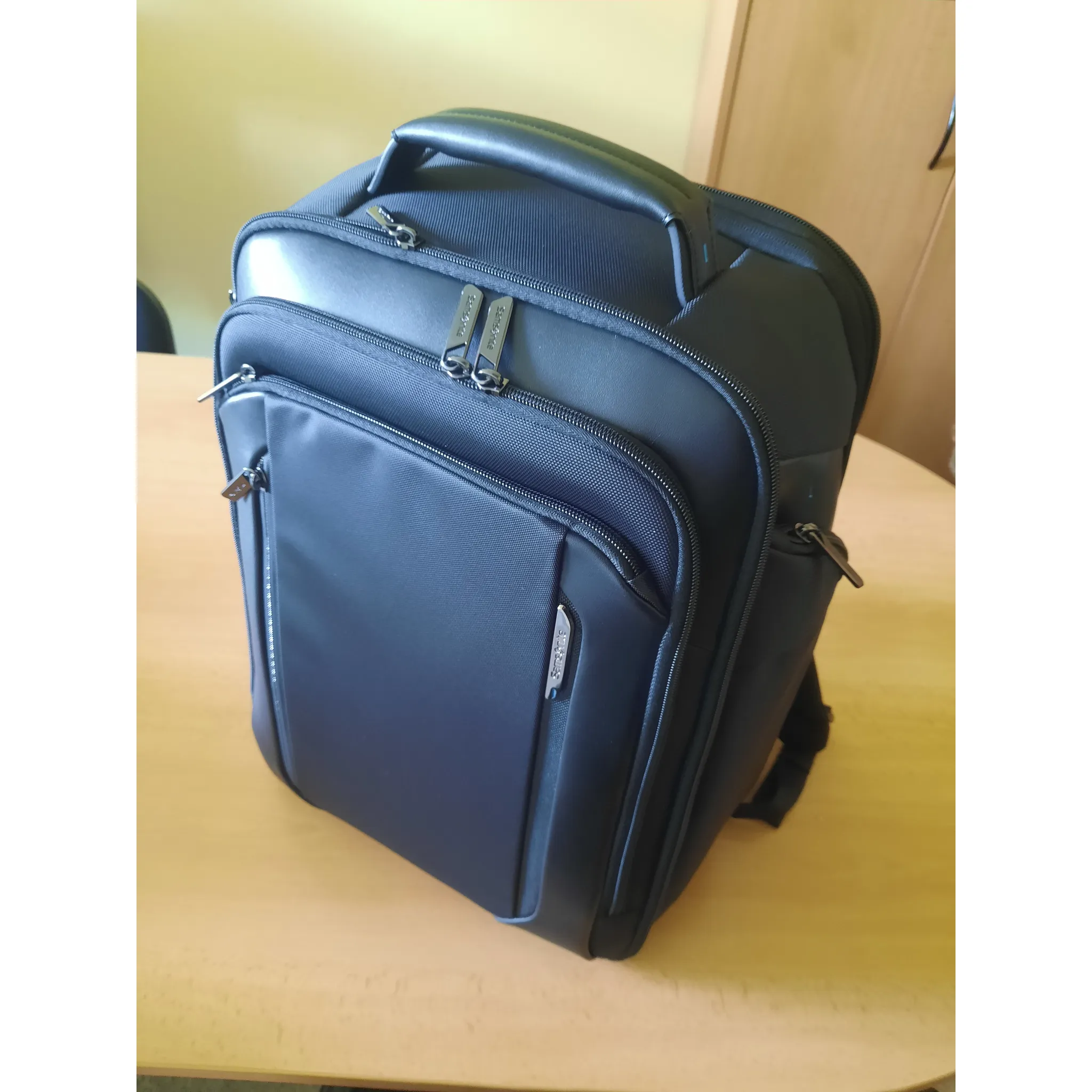 Fotografie 2 - Batoh na notebook Samsonite Spectrolite 158110-1041 17,3” černý