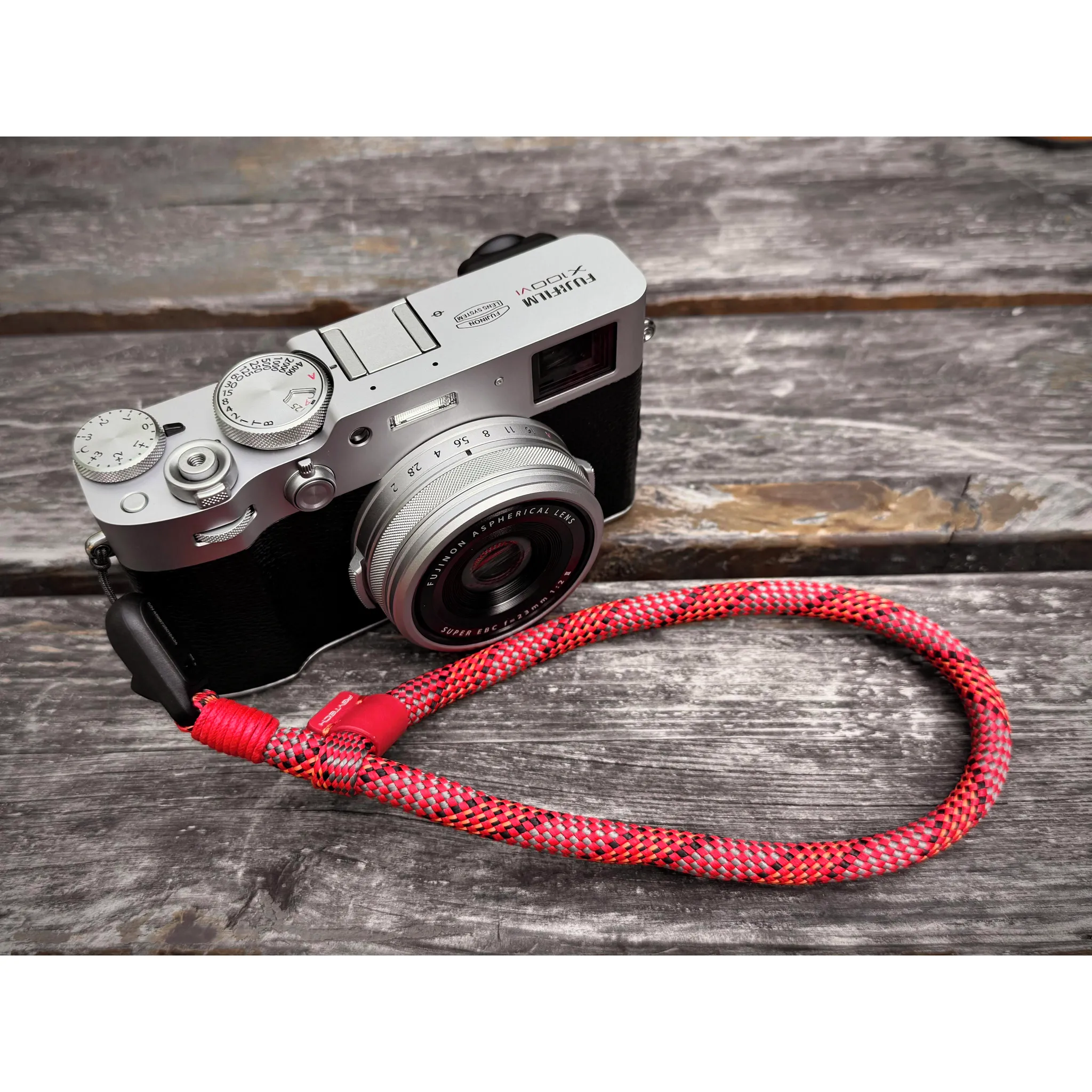 Fotografie 11 - Digitální kompakt Fujifilm X100VI černý/stříbrný