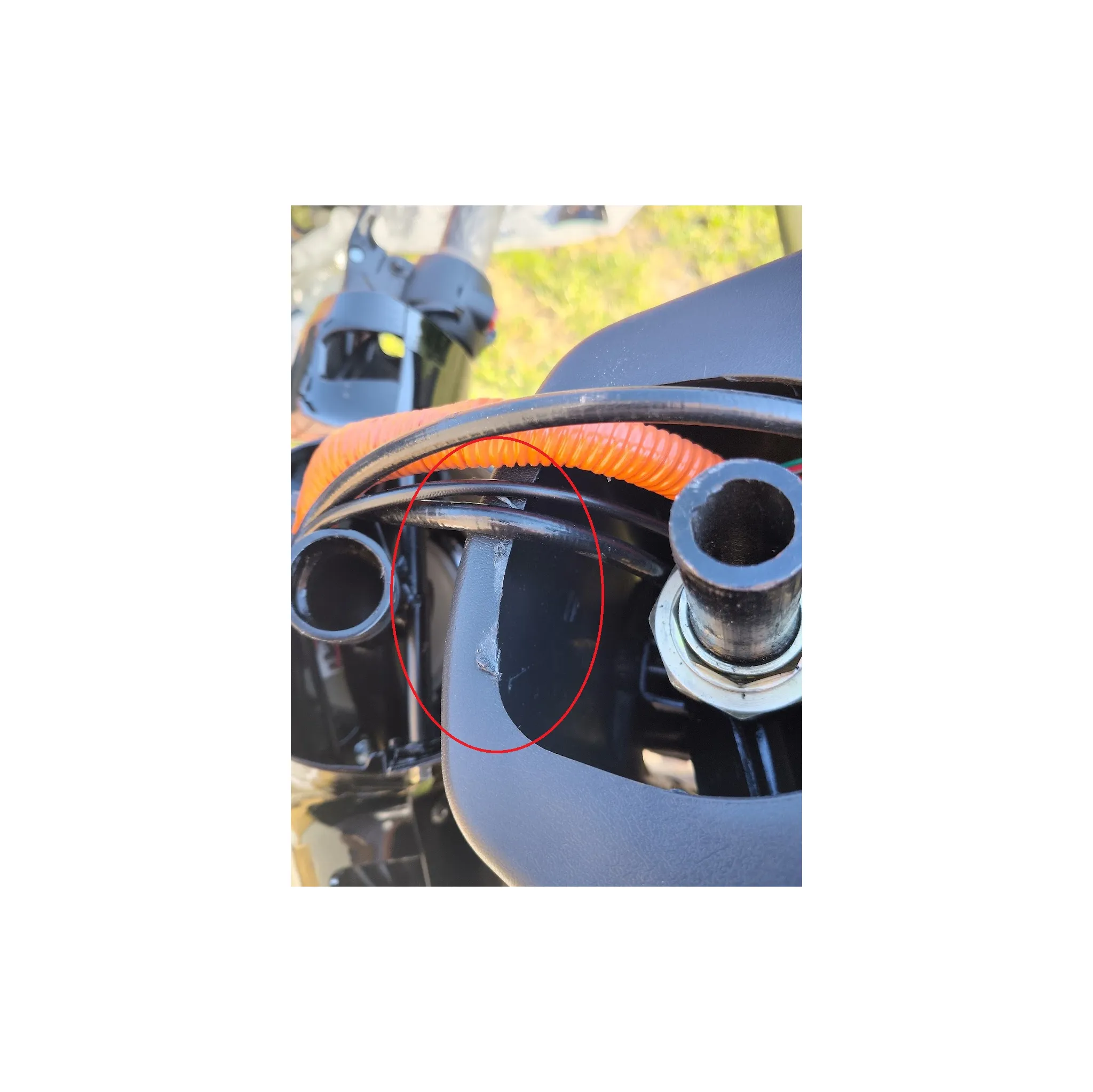 Fotografie 2 - Elektrický invalidní skútr Racceway Via lesklý černý