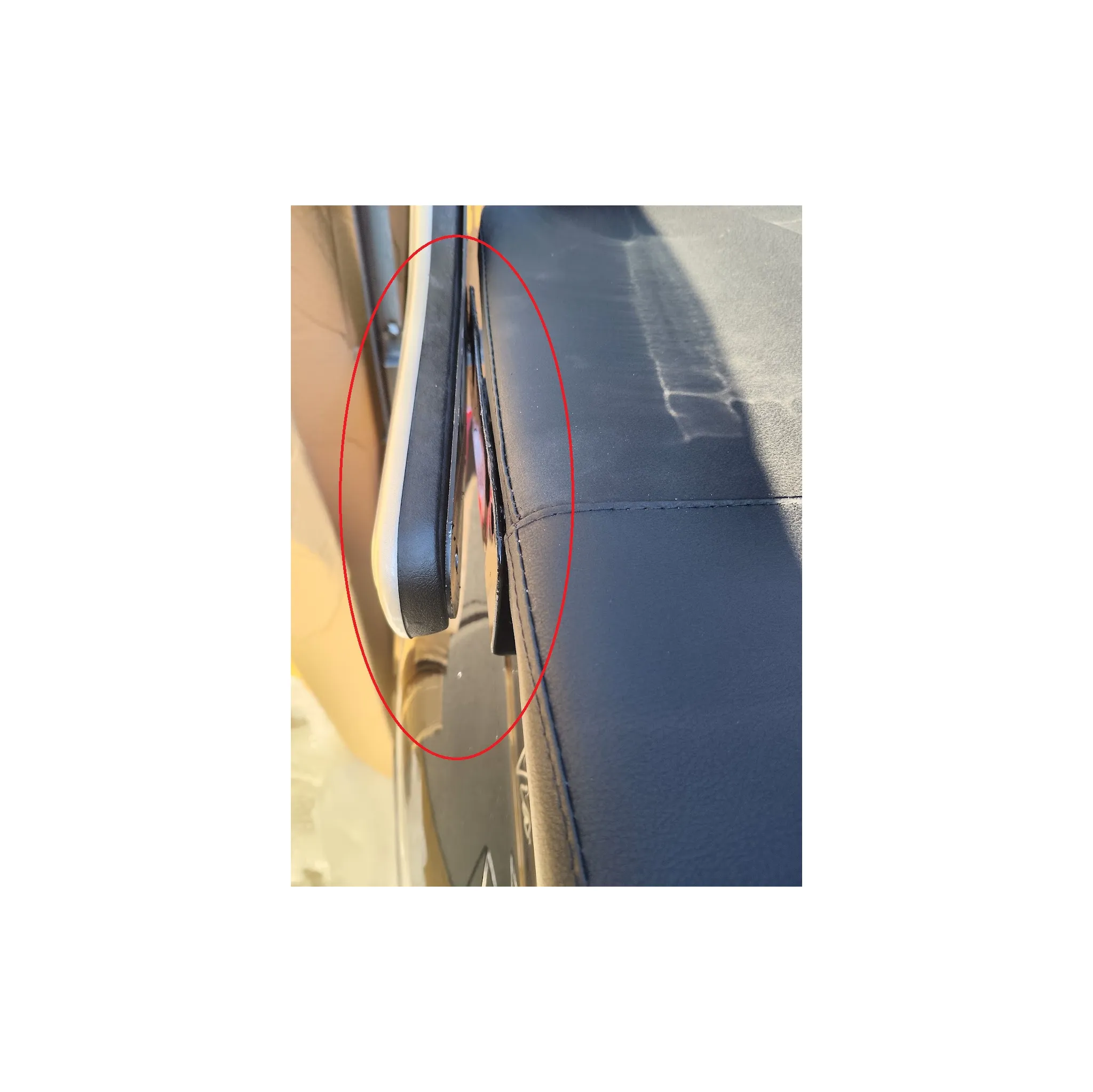 Fotografie 3 - Elektrický invalidní skútr Racceway Via lesklý černý