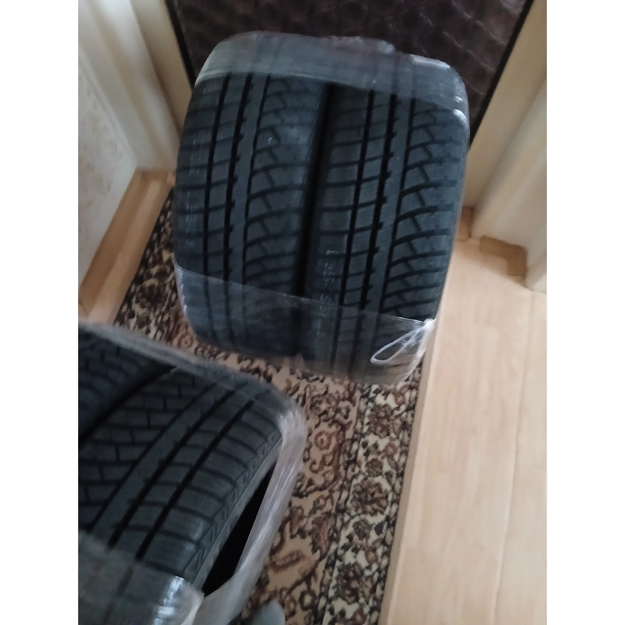 Fotografie 2 - Celoroční osobní pneu Rovelo All Weather R4S 195/55 R15 85 H FR